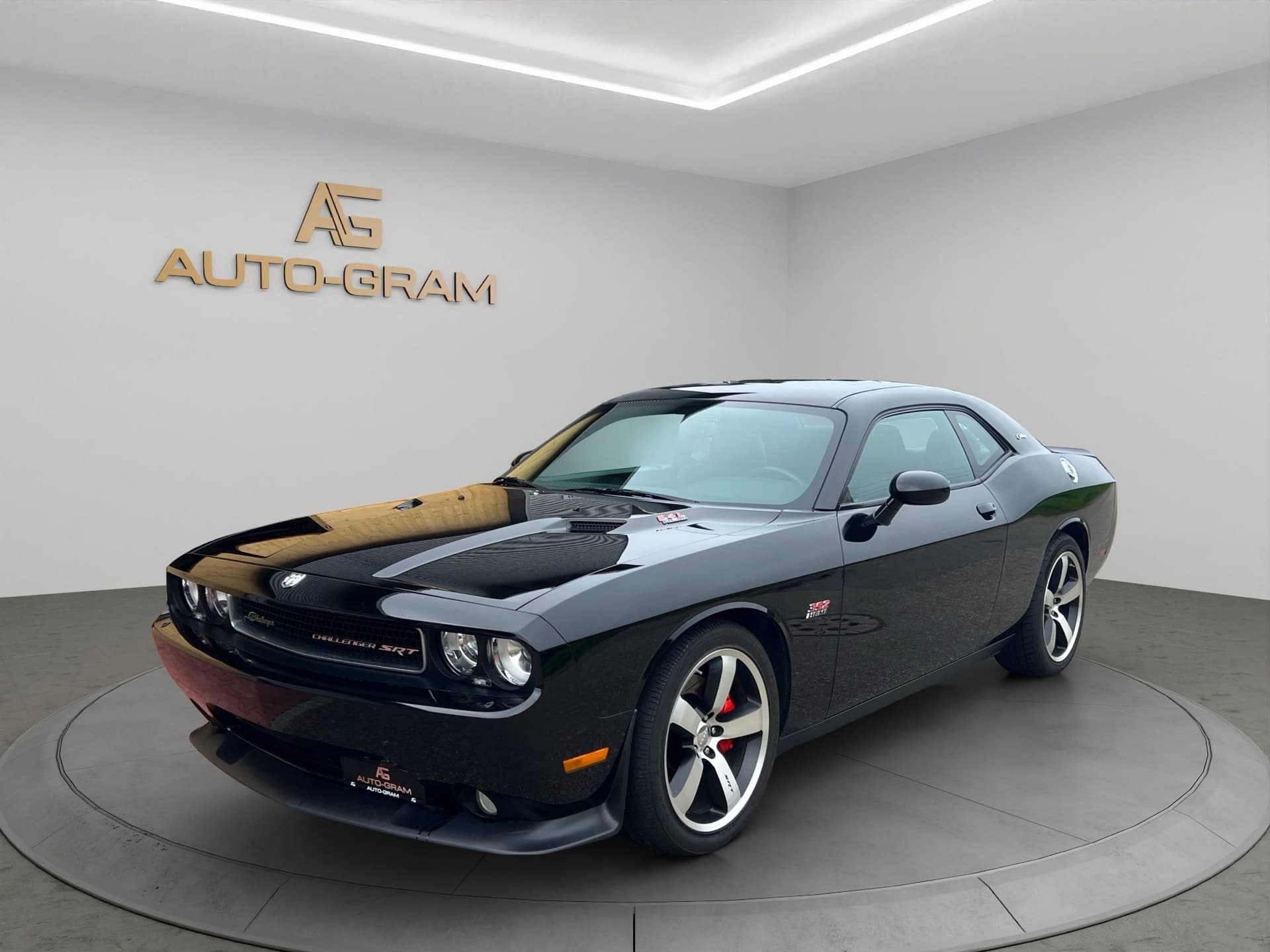 Dodge Challenger SRT8 6.4 HEMI