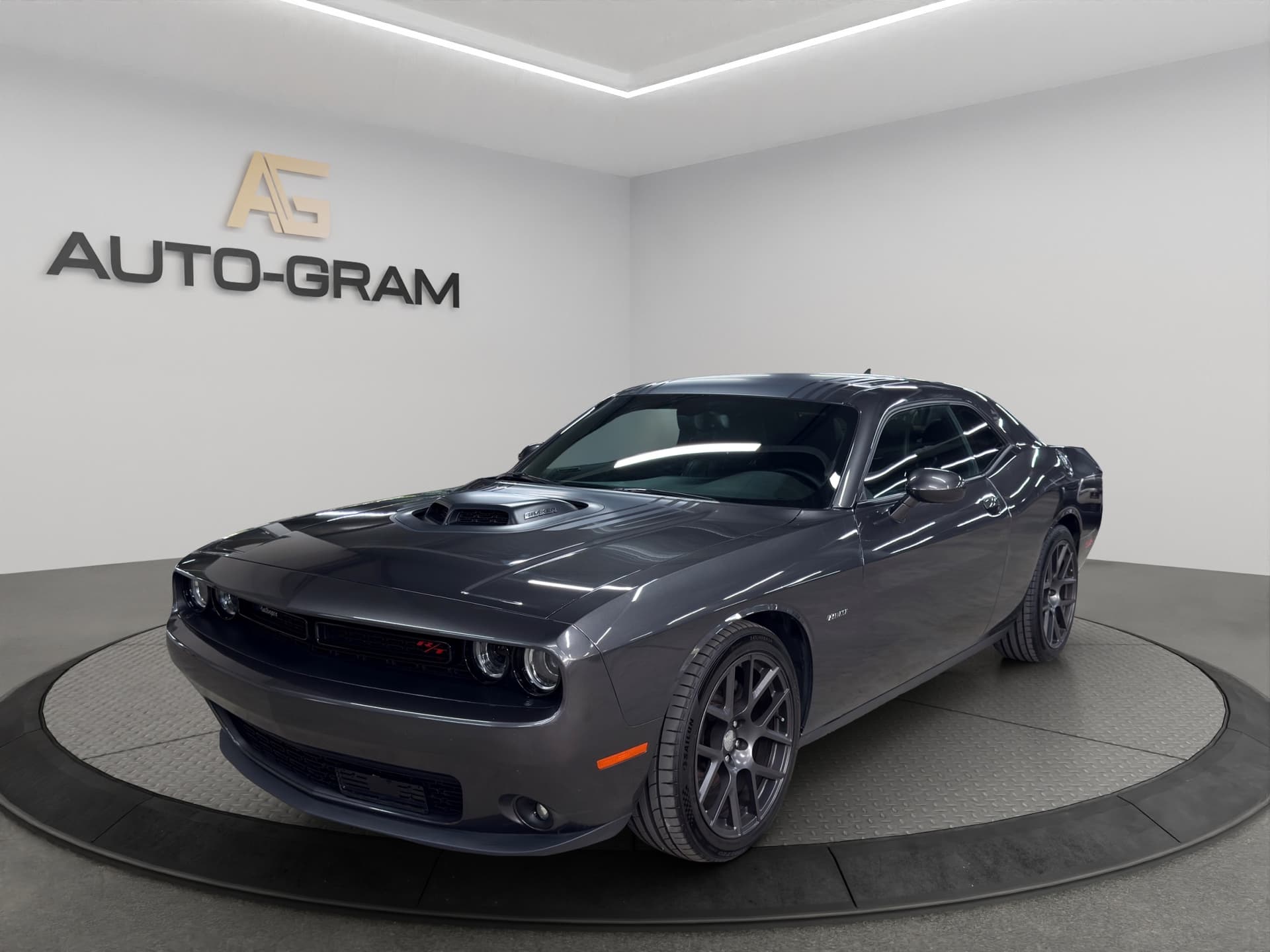 Dodge Challenger 5.71 Shaker