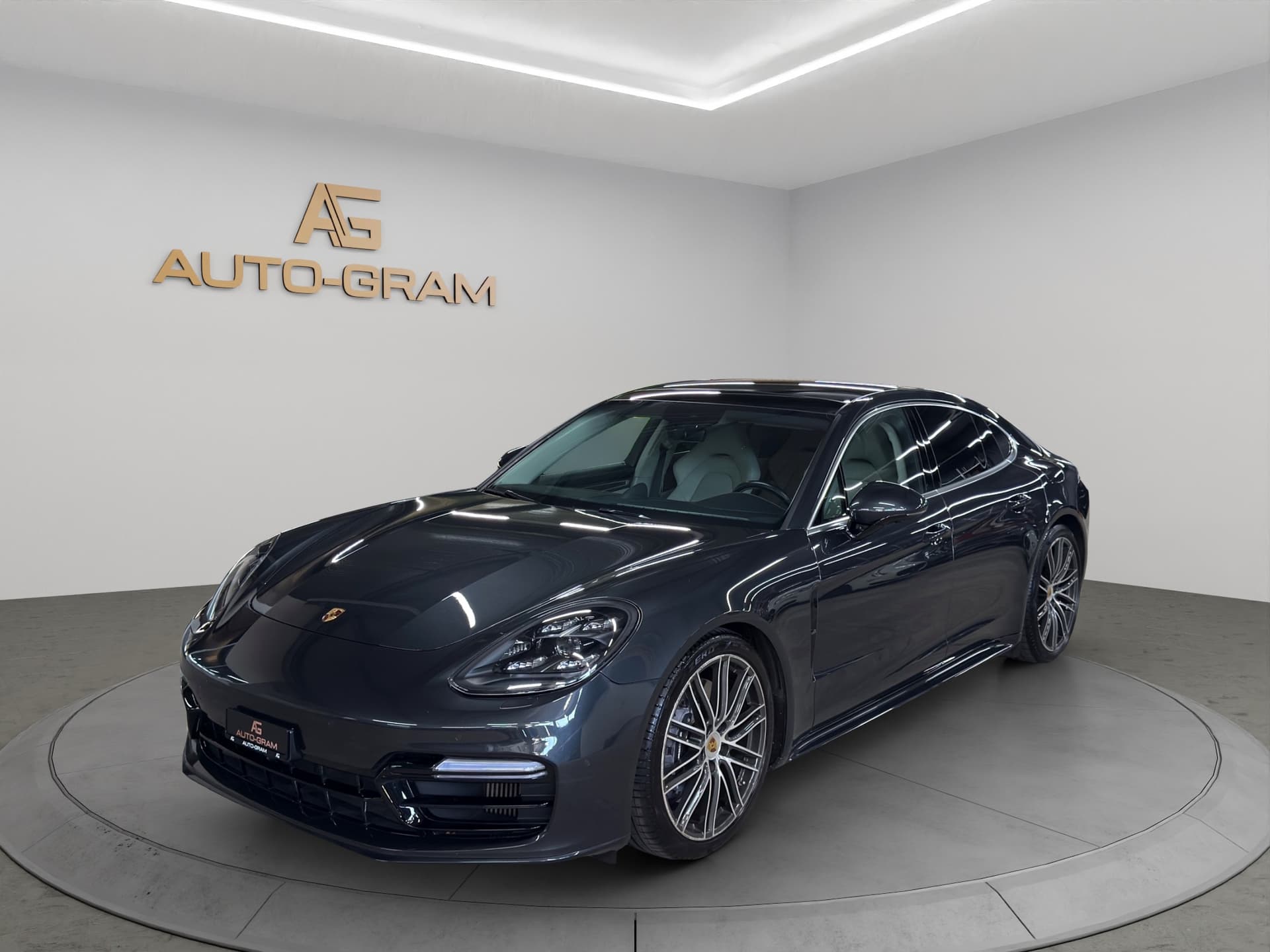 Porsche Panamera 4 E-Hybrid PDK