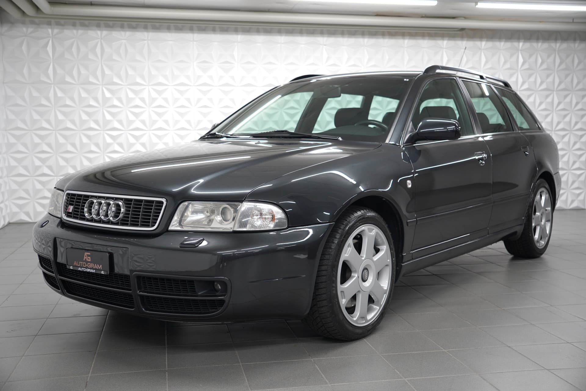 Audi S4 Avant quattro