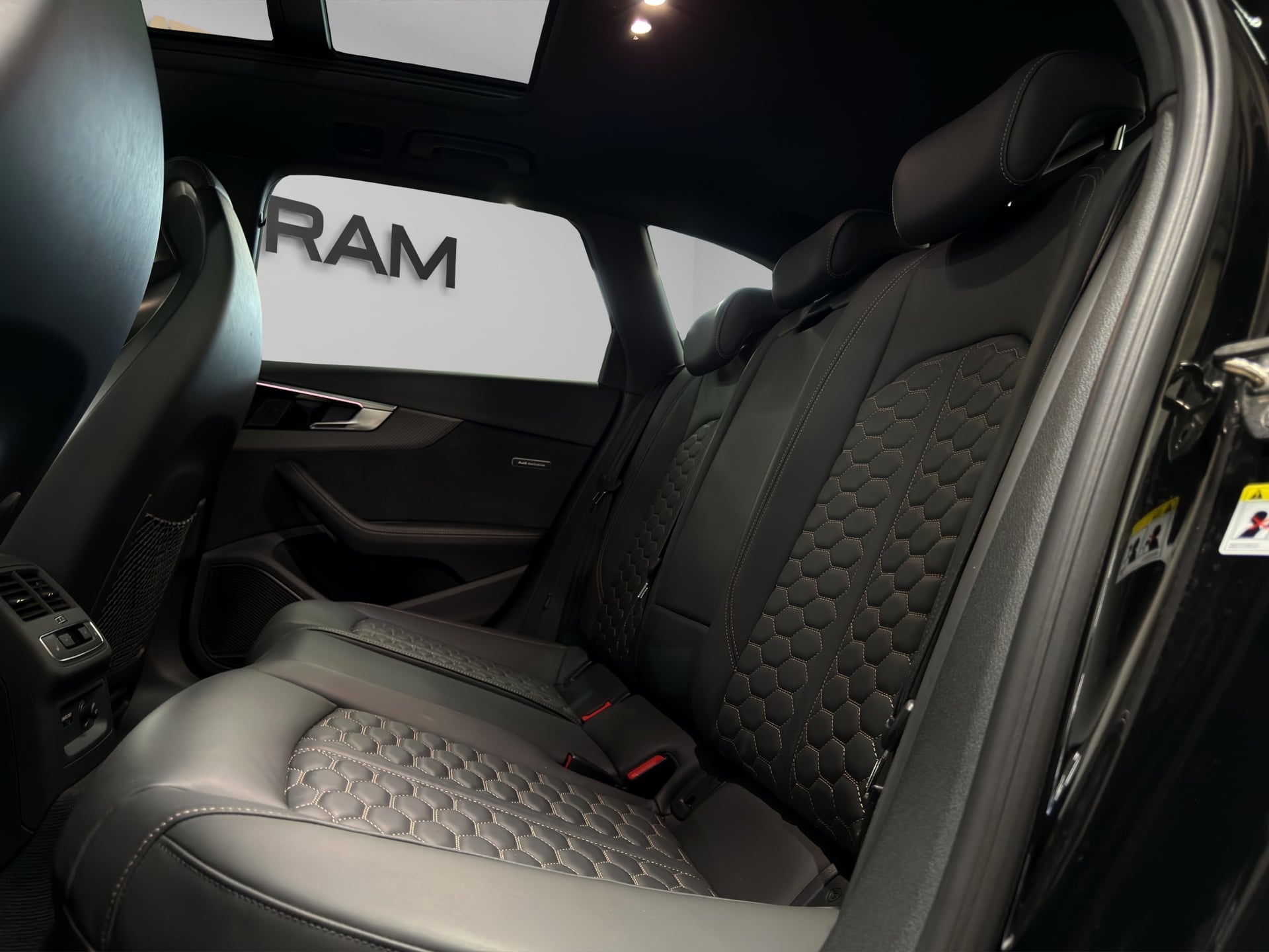 Audi RS4 Avant quattro tiptronic – Bild 29