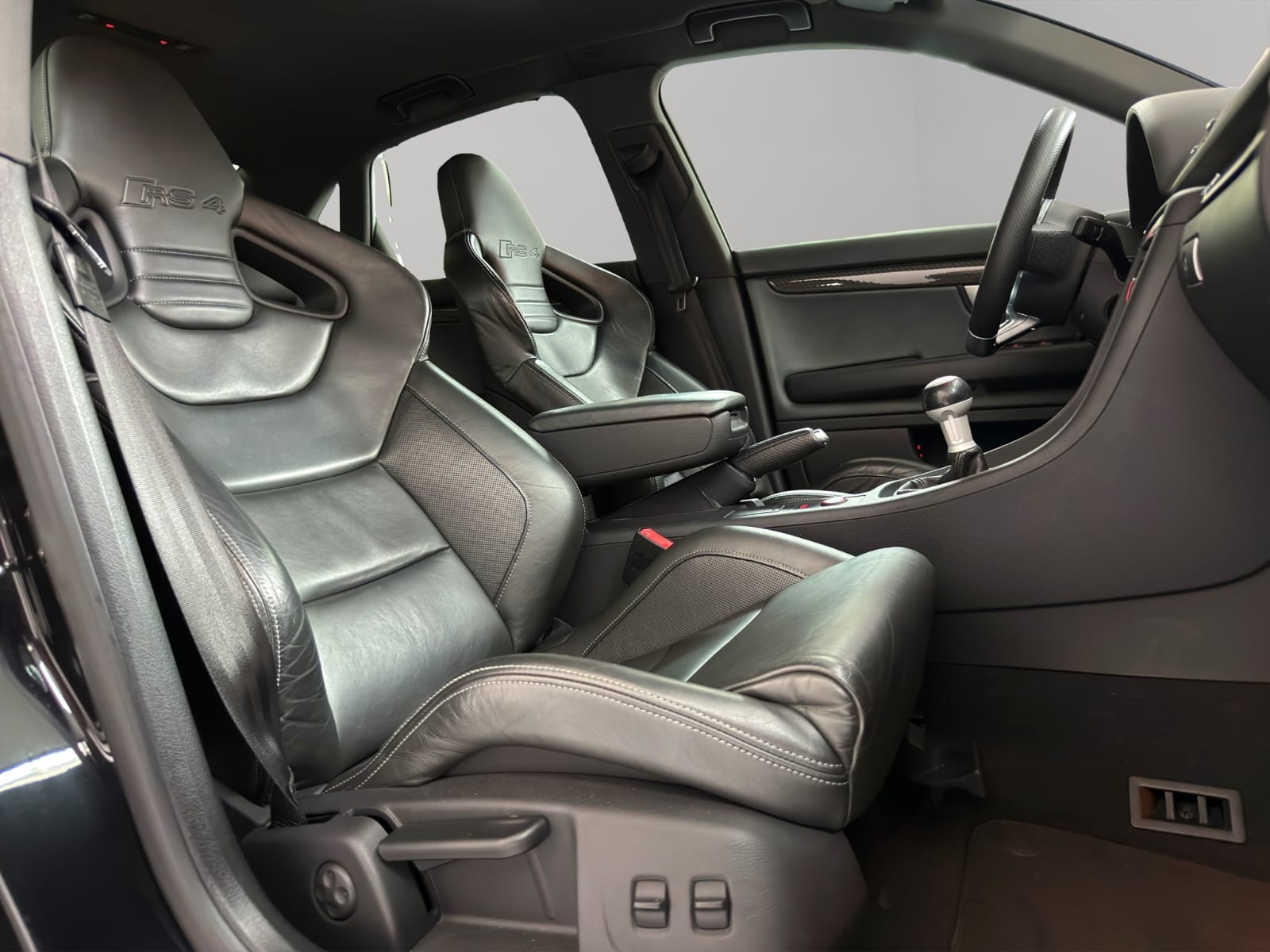 Audi RS4 4.2 V8 quattro – Bild 13