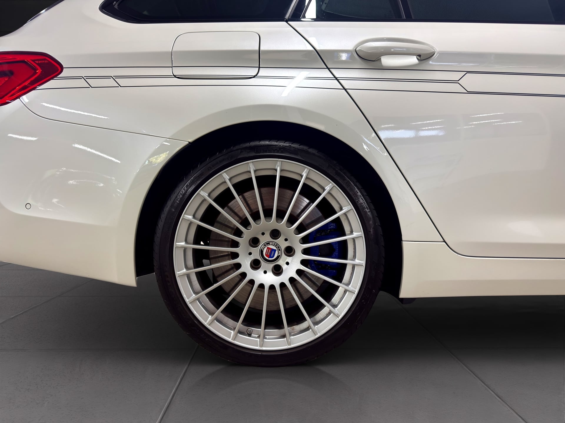BMW Alpina 5 Series B5 BiTurbo Touring 4.4 V8 xDrive Switch-Tronic – Bild 10