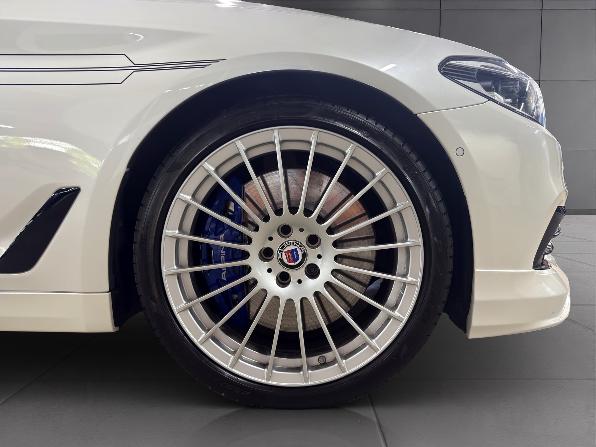BMW Alpina 5 Series B5 BiTurbo Touring 4.4 V8 xDrive Switch-Tronic – Bild 9
