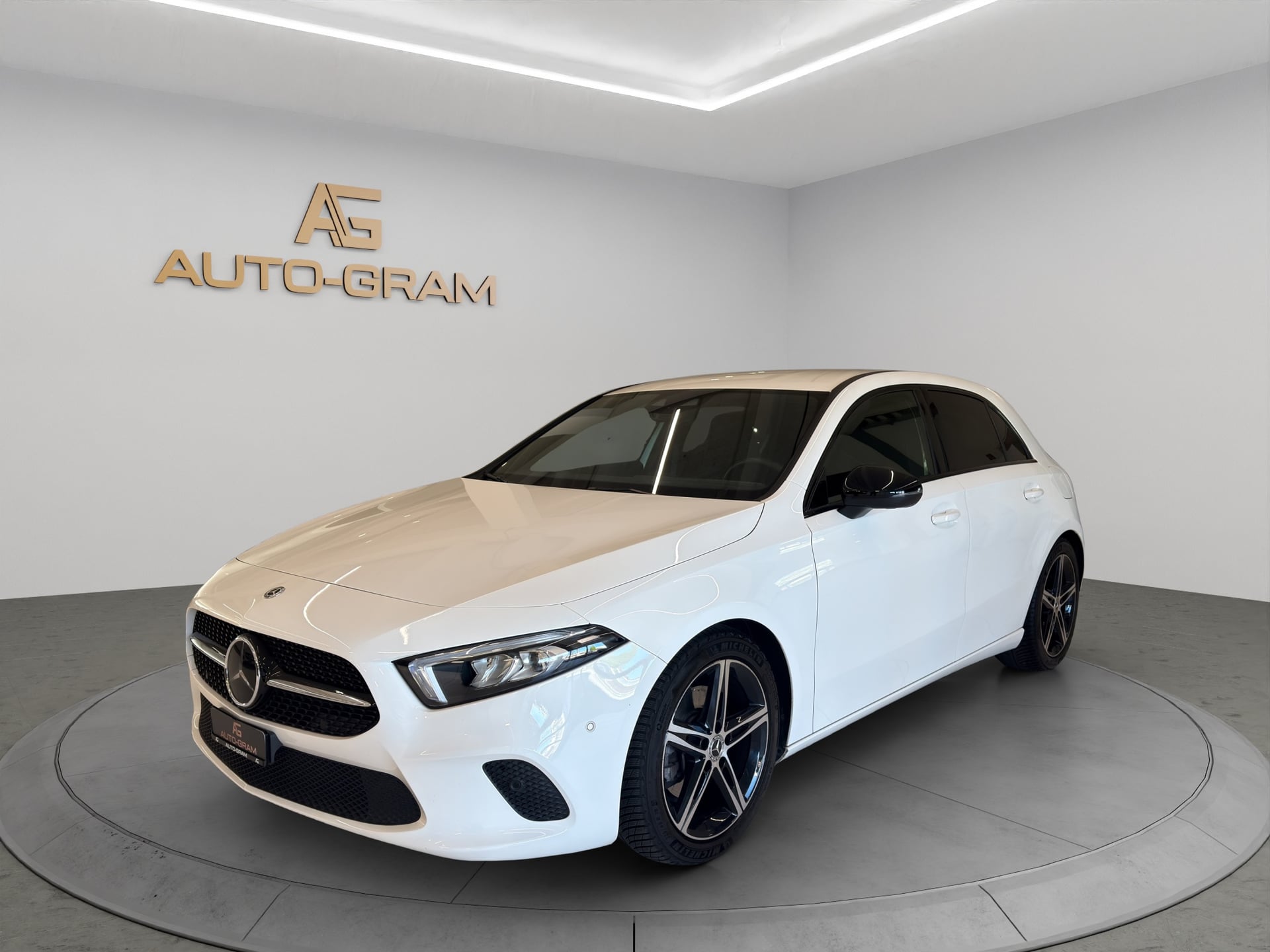 Mercedes-Benz A 220 Progressive 7G-DCT 4Matic