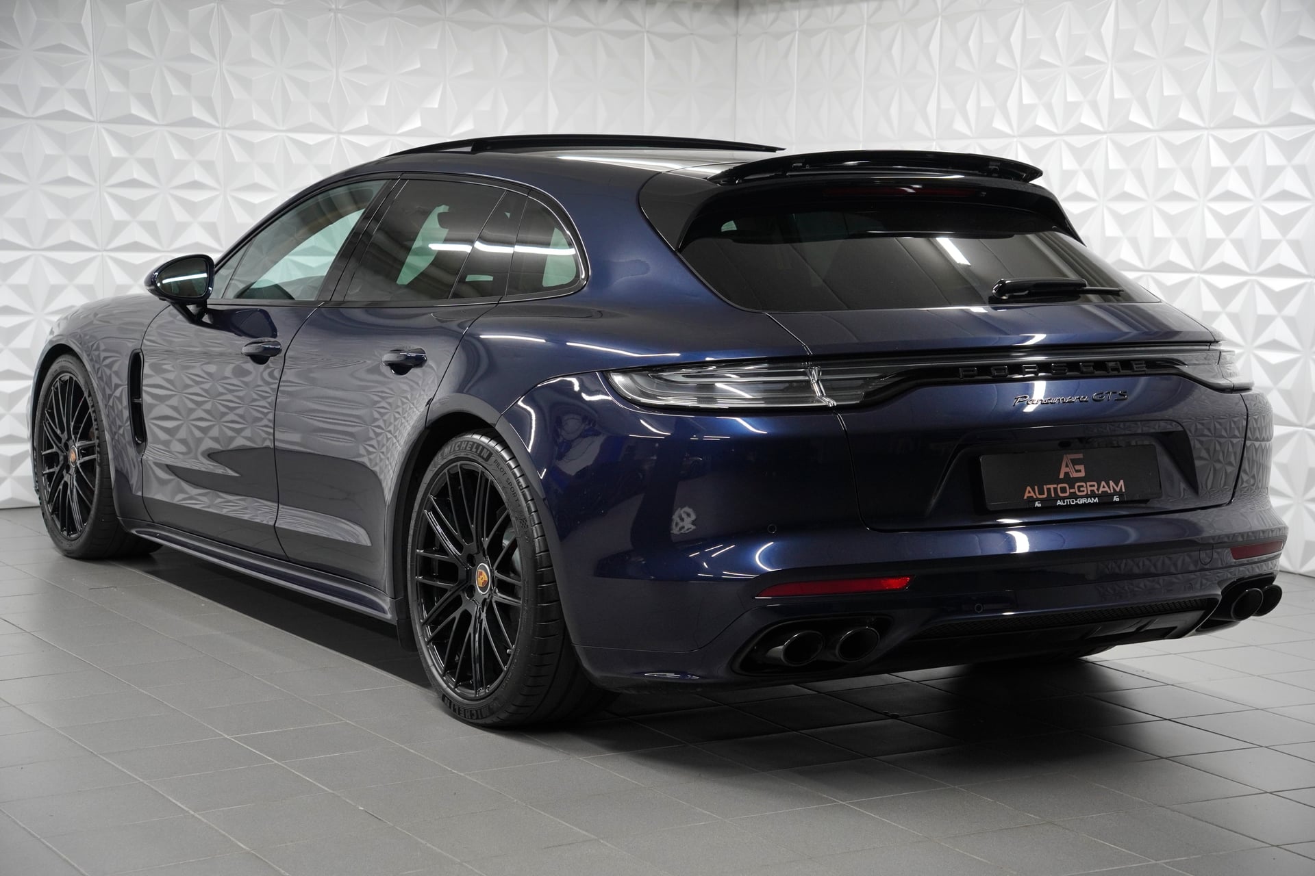 Porsche Panamera GTS Sport Turismo PDK – Bild 7