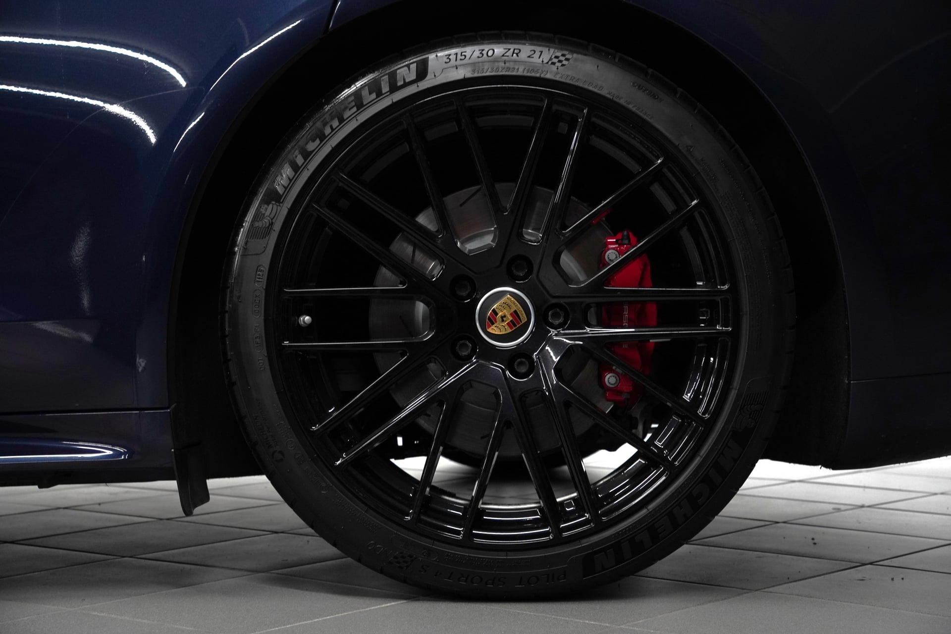 Porsche Panamera GTS Sport Turismo PDK – Bild 10