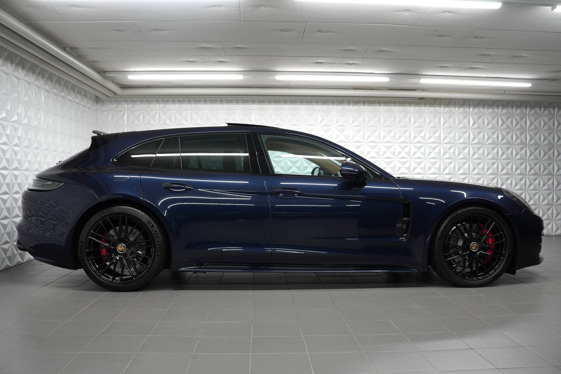 Porsche Panamera GTS Sport Turismo PDK – Bild 4