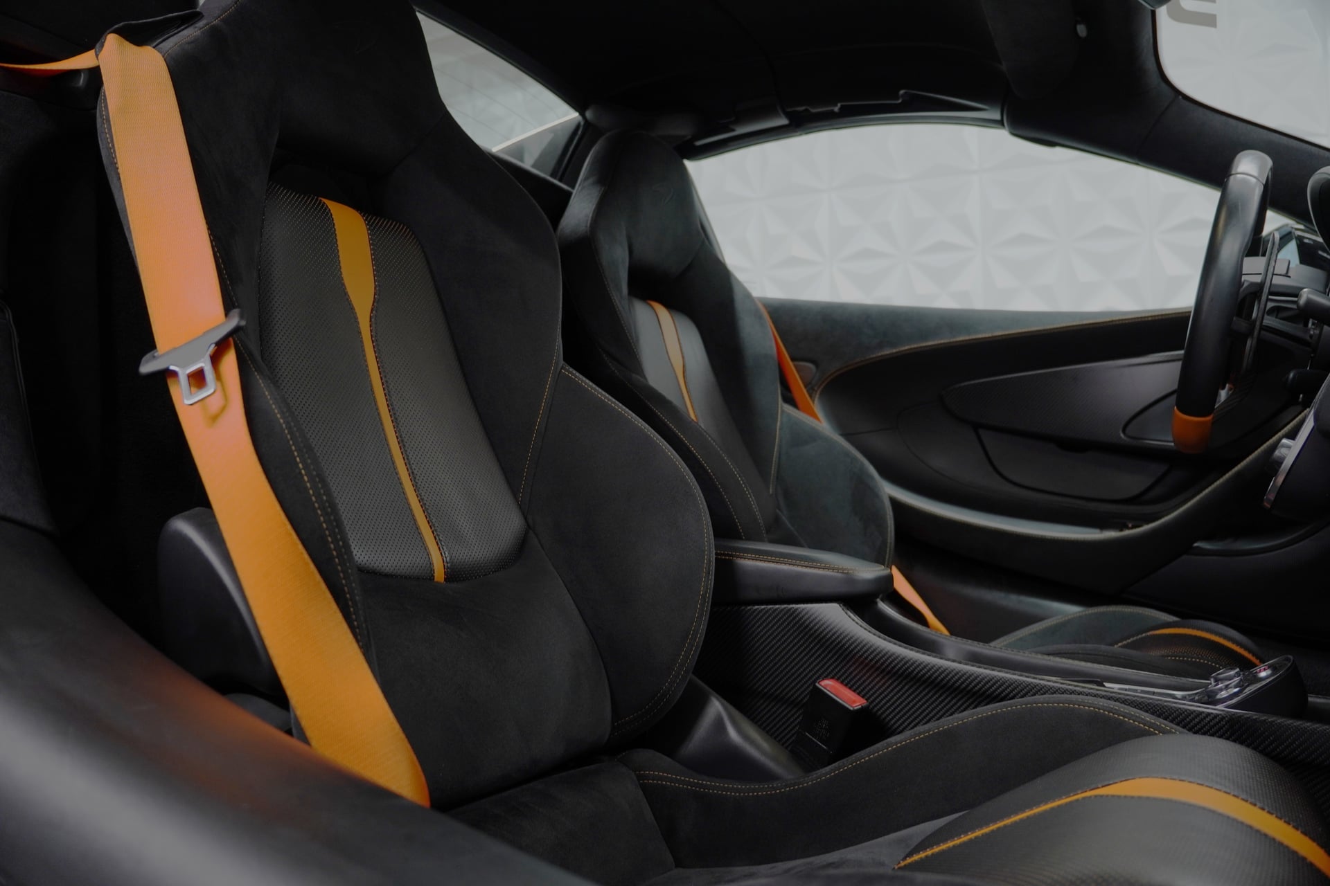 McLaren 570S Spider 3.8 V8 SSG – Bild 12