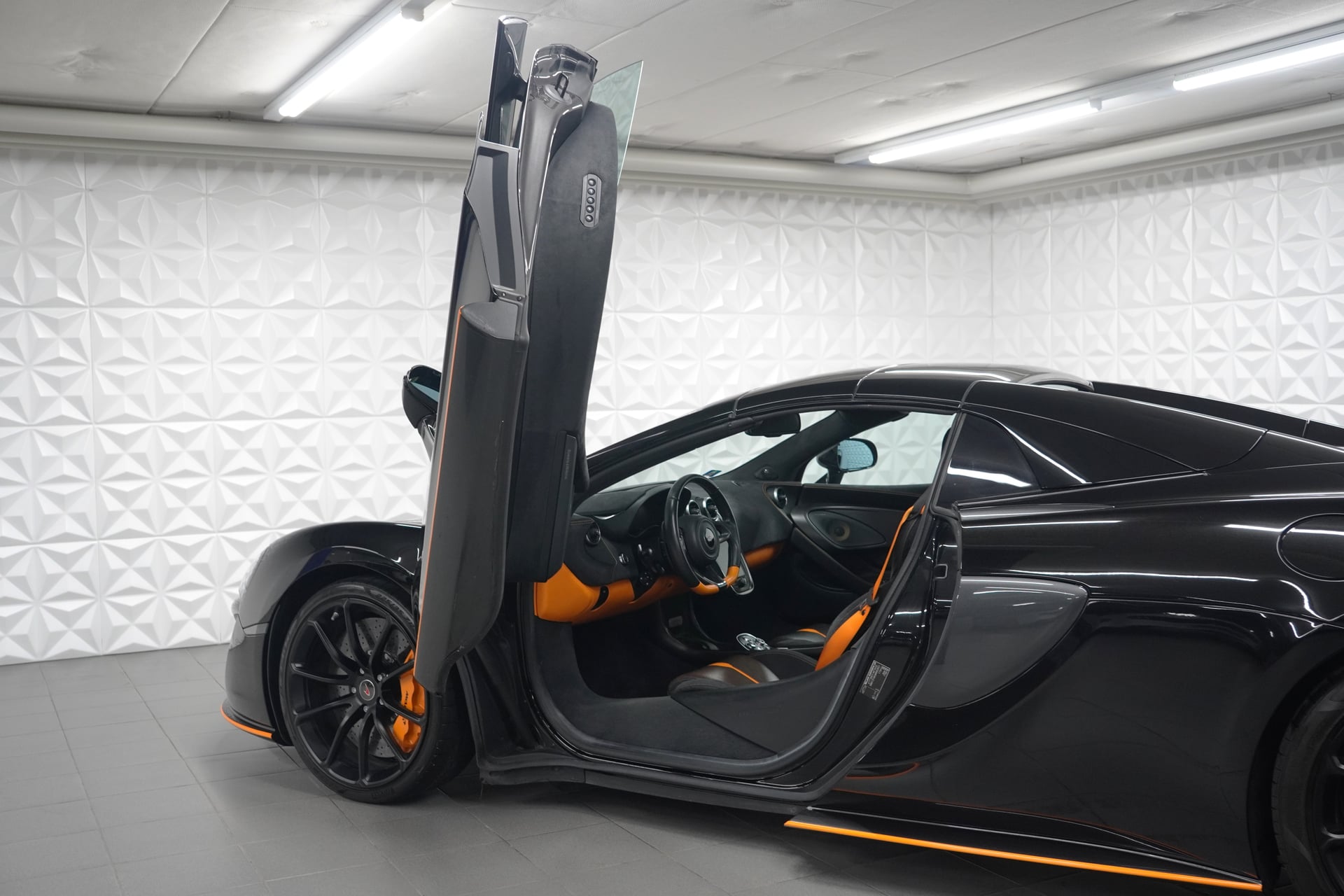 McLaren 570S Spider 3.8 V8 SSG – Bild 13