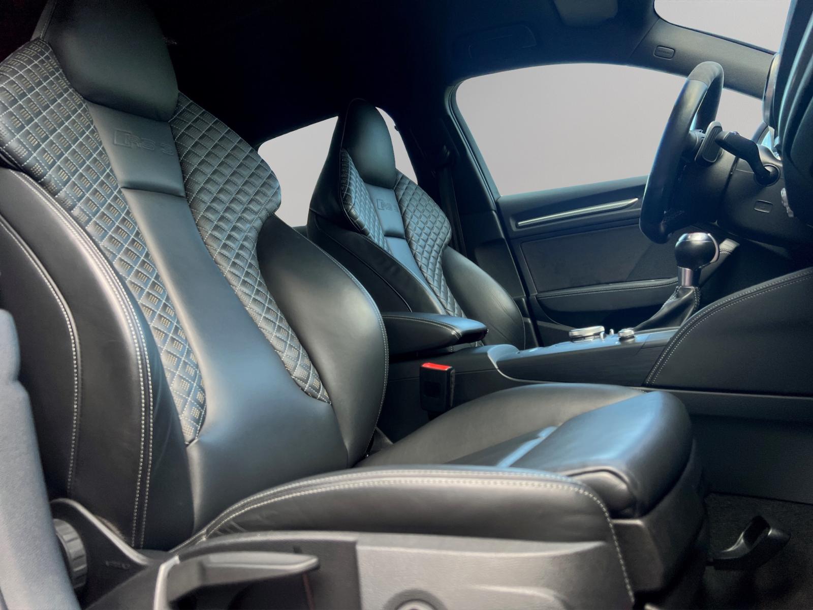 Audi RS3 2.5 TSI quattro S-tronic – Bild 13
