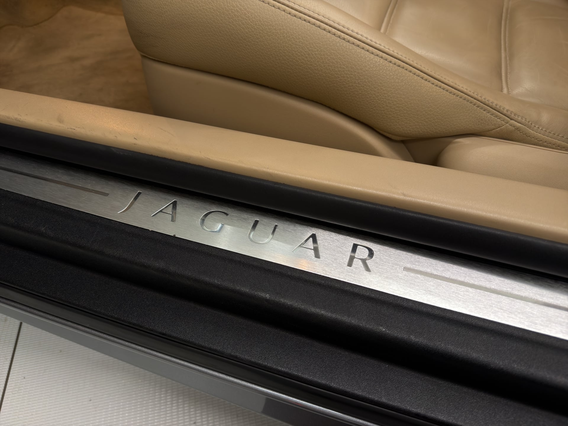 Jaguar XKR 4.2 V8 SC Automatic – Bild 20