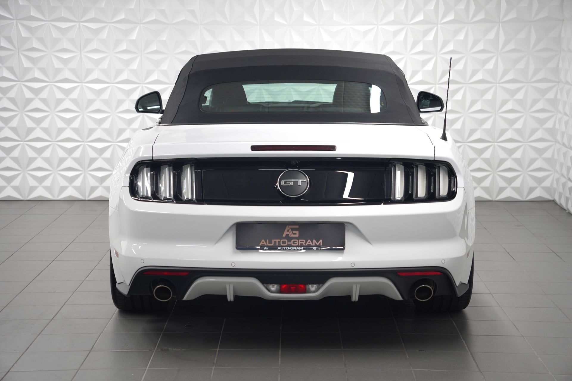 Ford Mustang Convertible 2.3 Automat – Bild 4