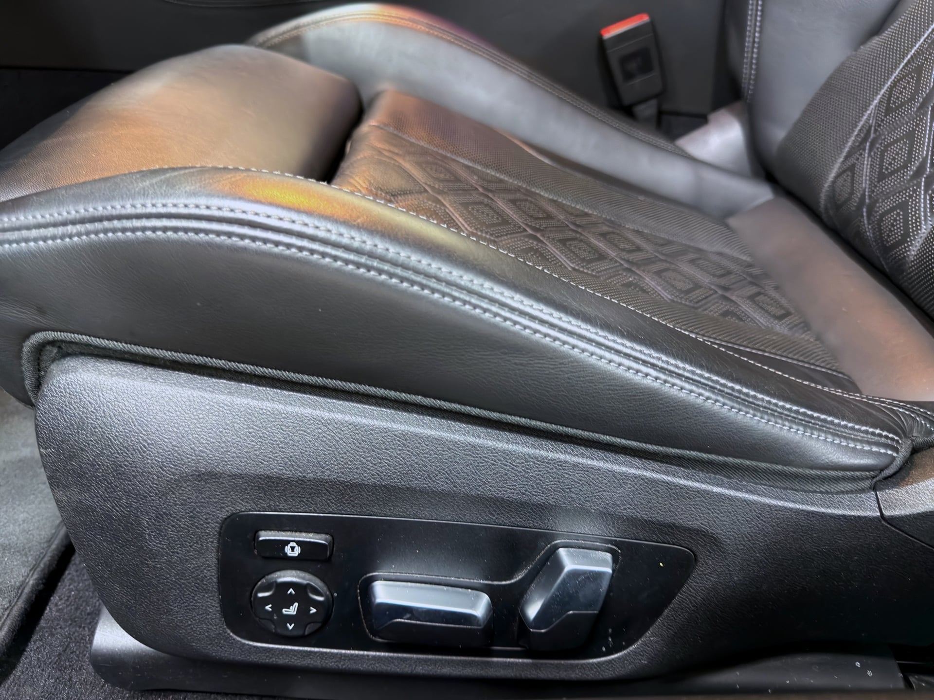 BMW M8 xDrive Steptronic M Competition – Bild 22