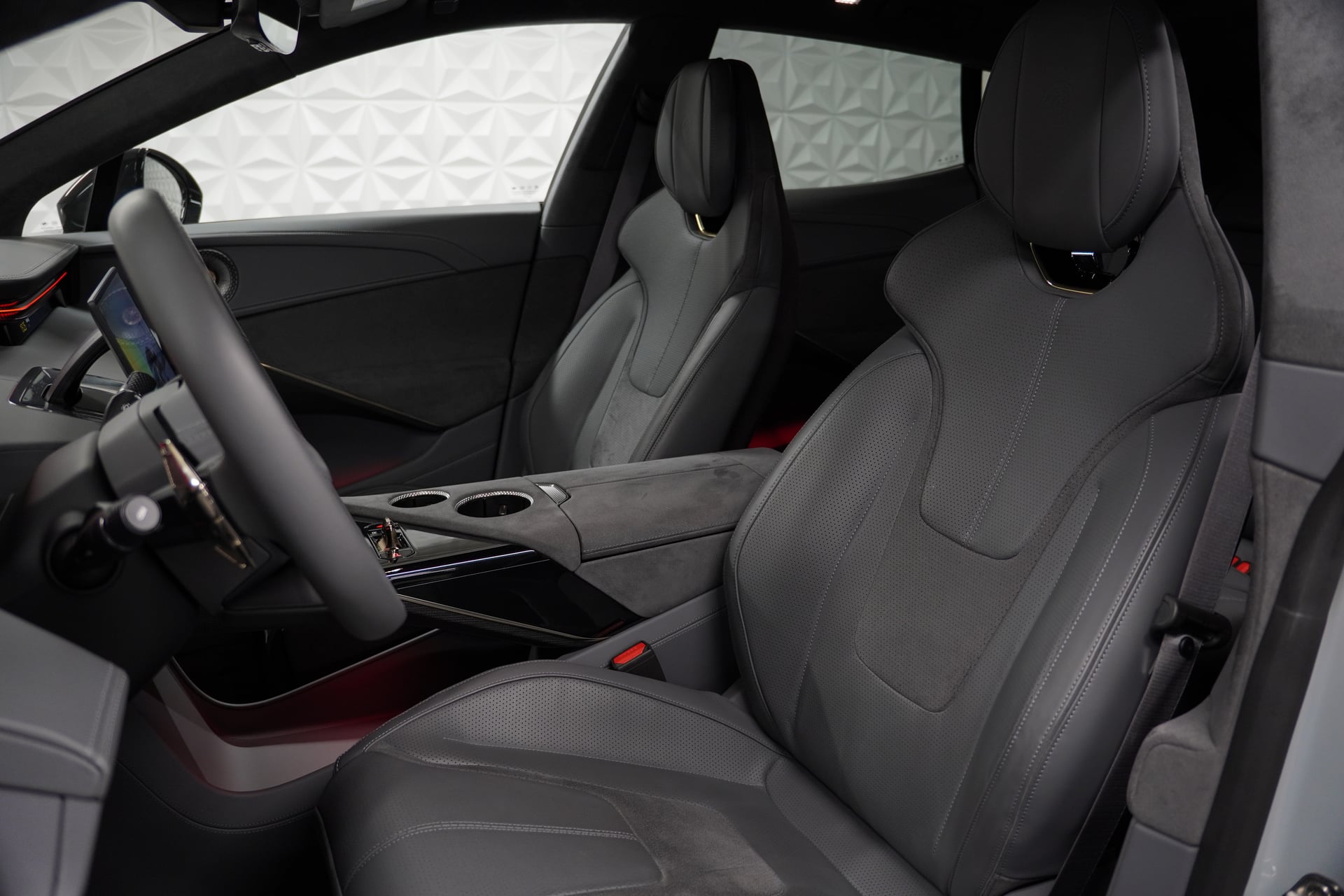 Lotus Eletre 112kWh R – Bild 12