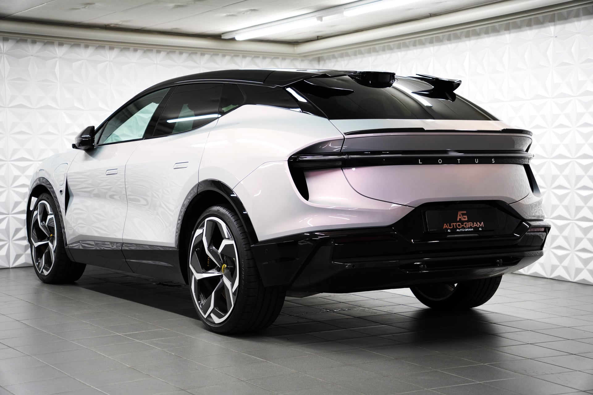 Lotus Eletre 112kWh R – Bild 3