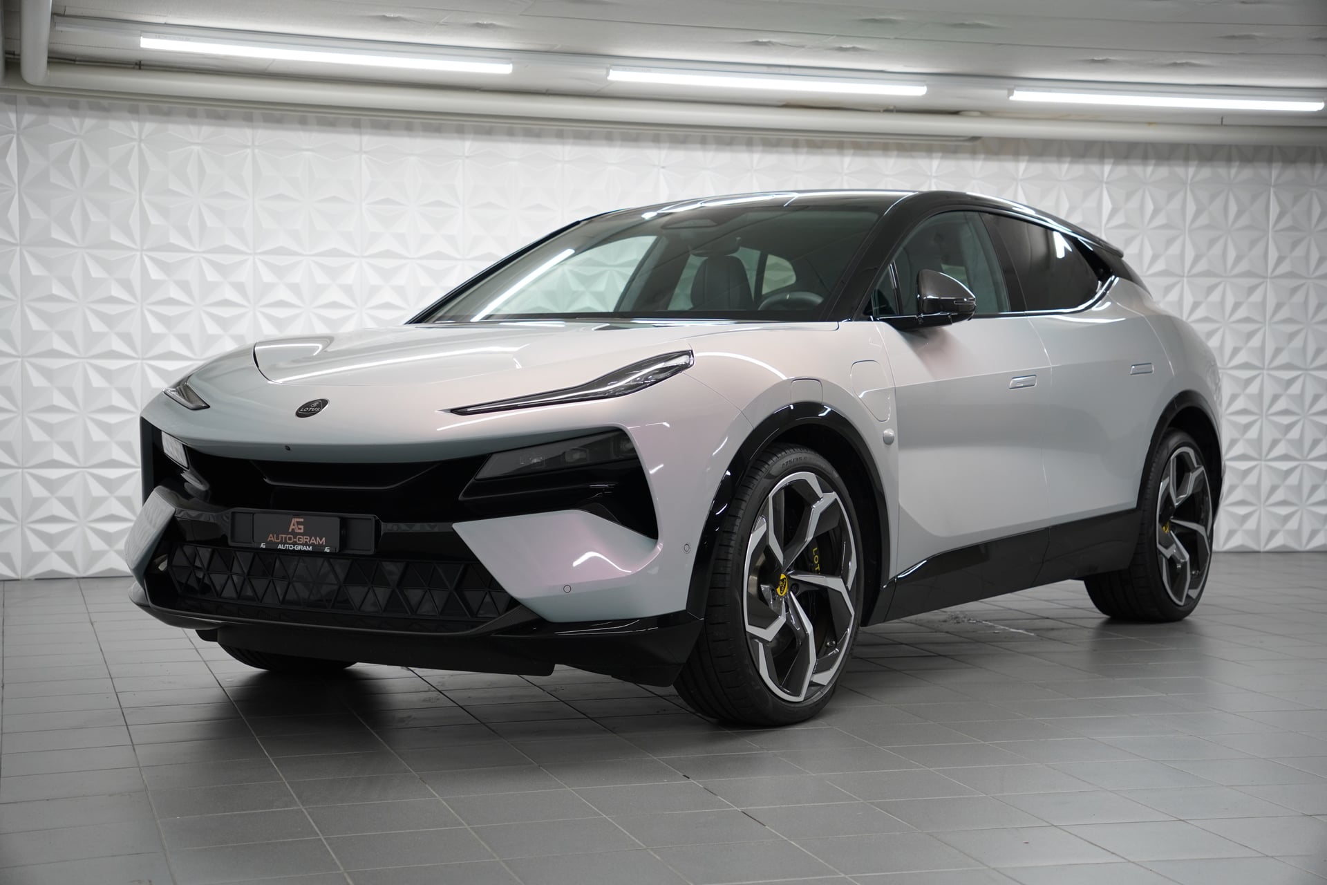 Lotus Eletre 112kWh R