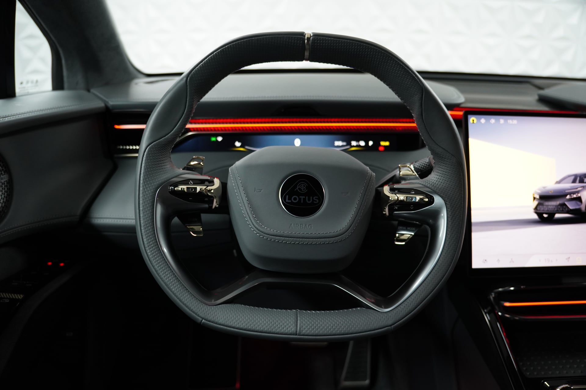Lotus Eletre 112kWh R – Bild 15
