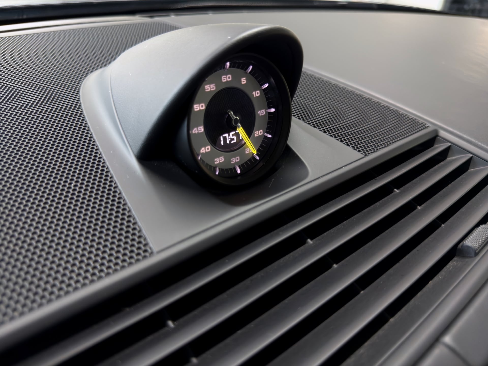 Porsche Panamera 4 E-Hybrid PDK – Bild 24