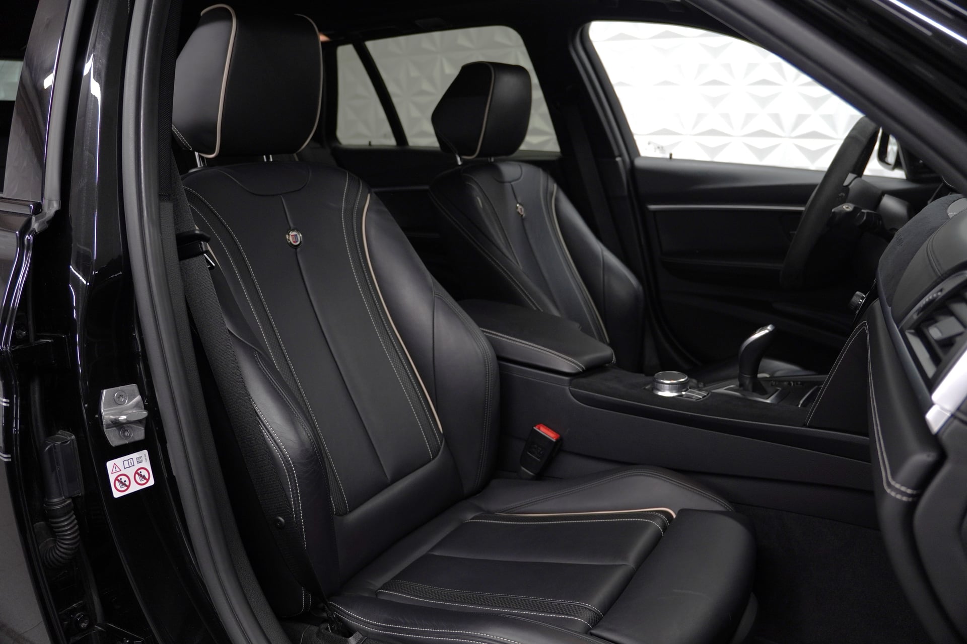 BMW Alpina 3 Series B3 BiTurbo Touring 3.0 xDrive Switch-Tronic – Bild 12