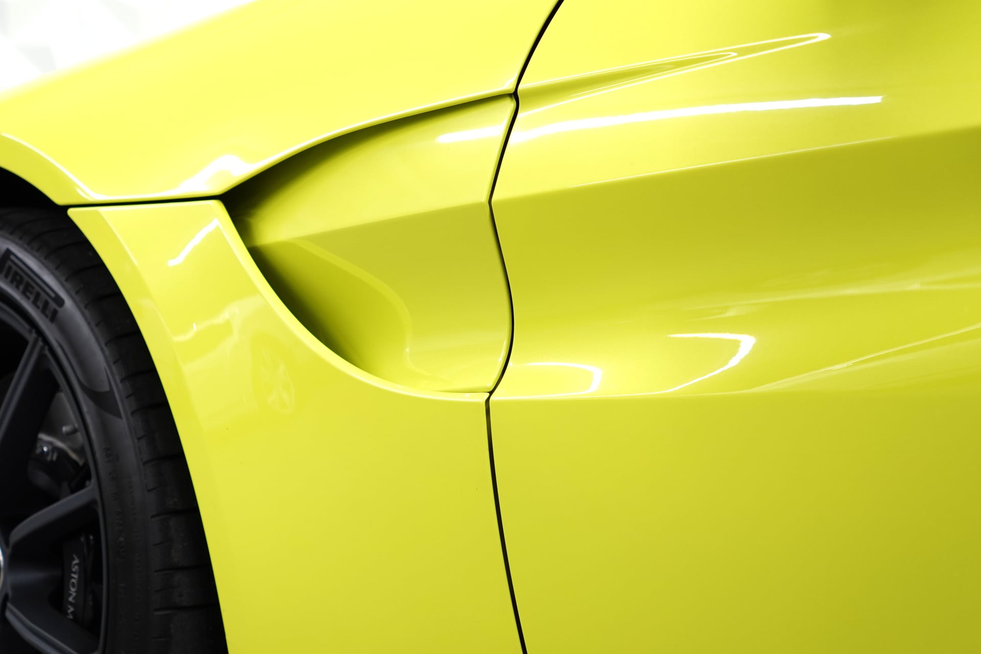 Aston Martin V8 Vantage 4.0 Roadster – Bild 23