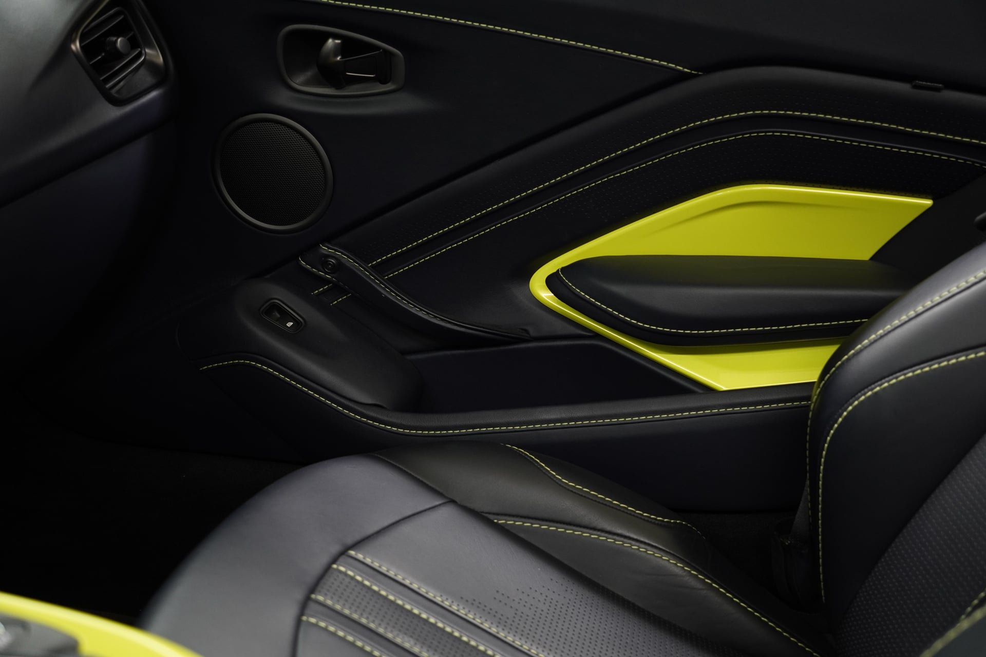 Aston Martin V8 Vantage 4.0 Roadster – Bild 22
