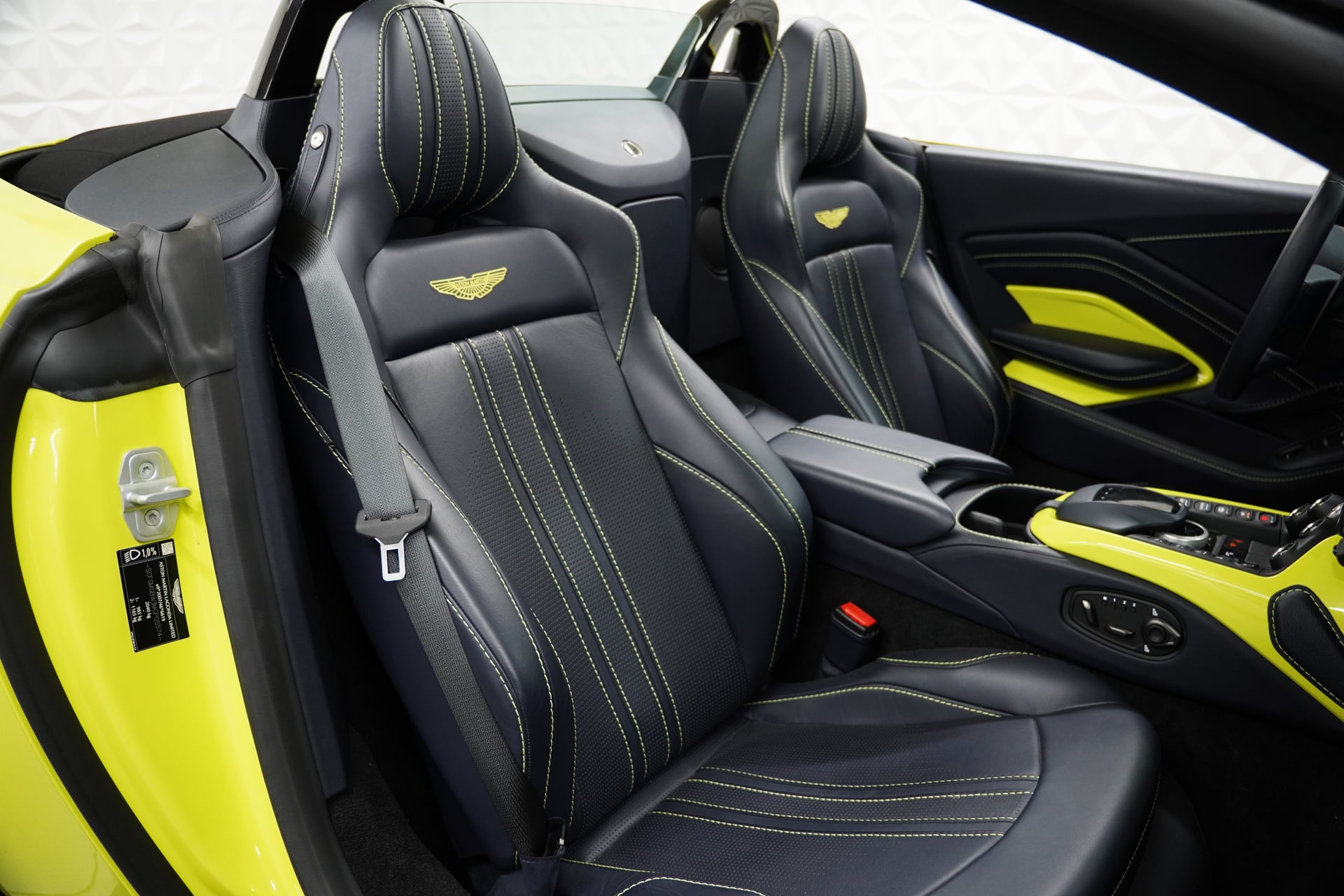 Aston Martin V8 Vantage 4.0 Roadster – Bild 12