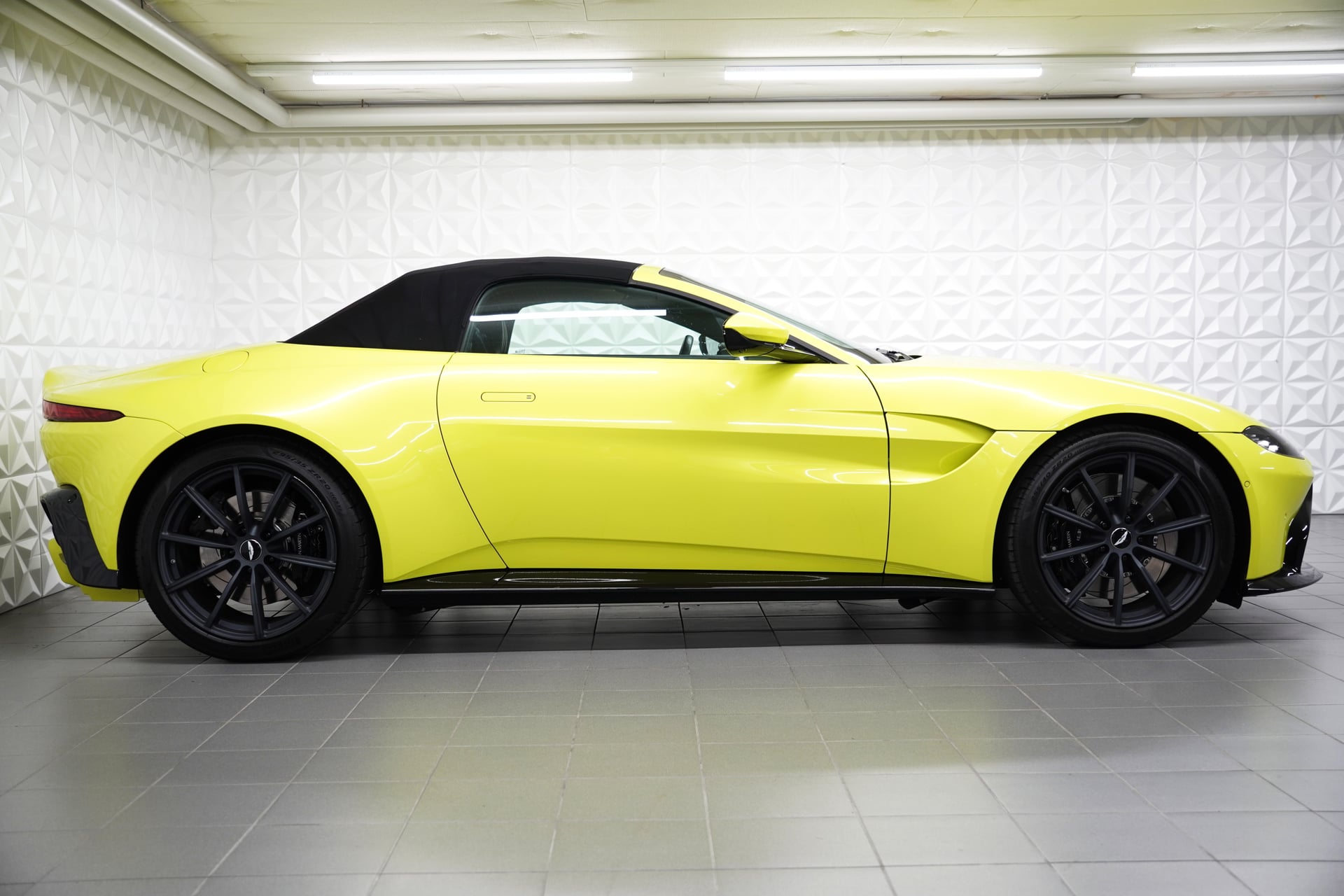 Aston Martin V8 Vantage 4.0 Roadster – Bild 6
