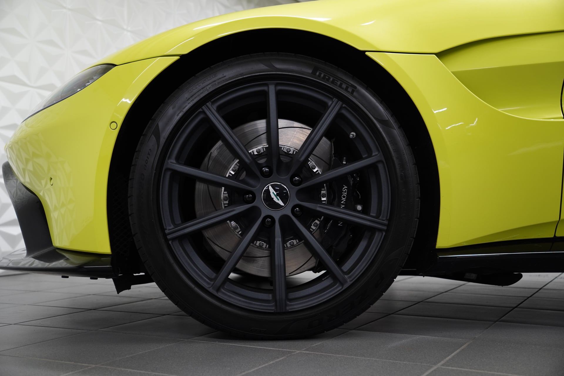 Aston Martin V8 Vantage 4.0 Roadster – Bild 9