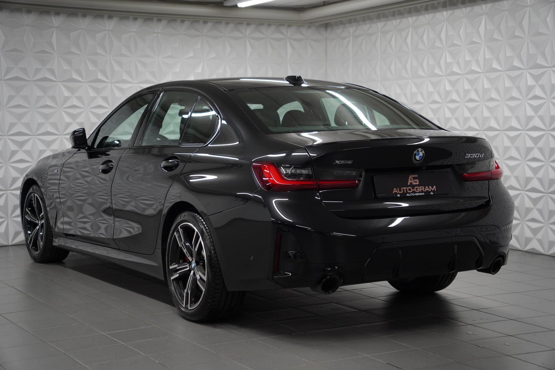 BMW 330d xDrive 48V Steptronic M Sport Pro – Bild 3