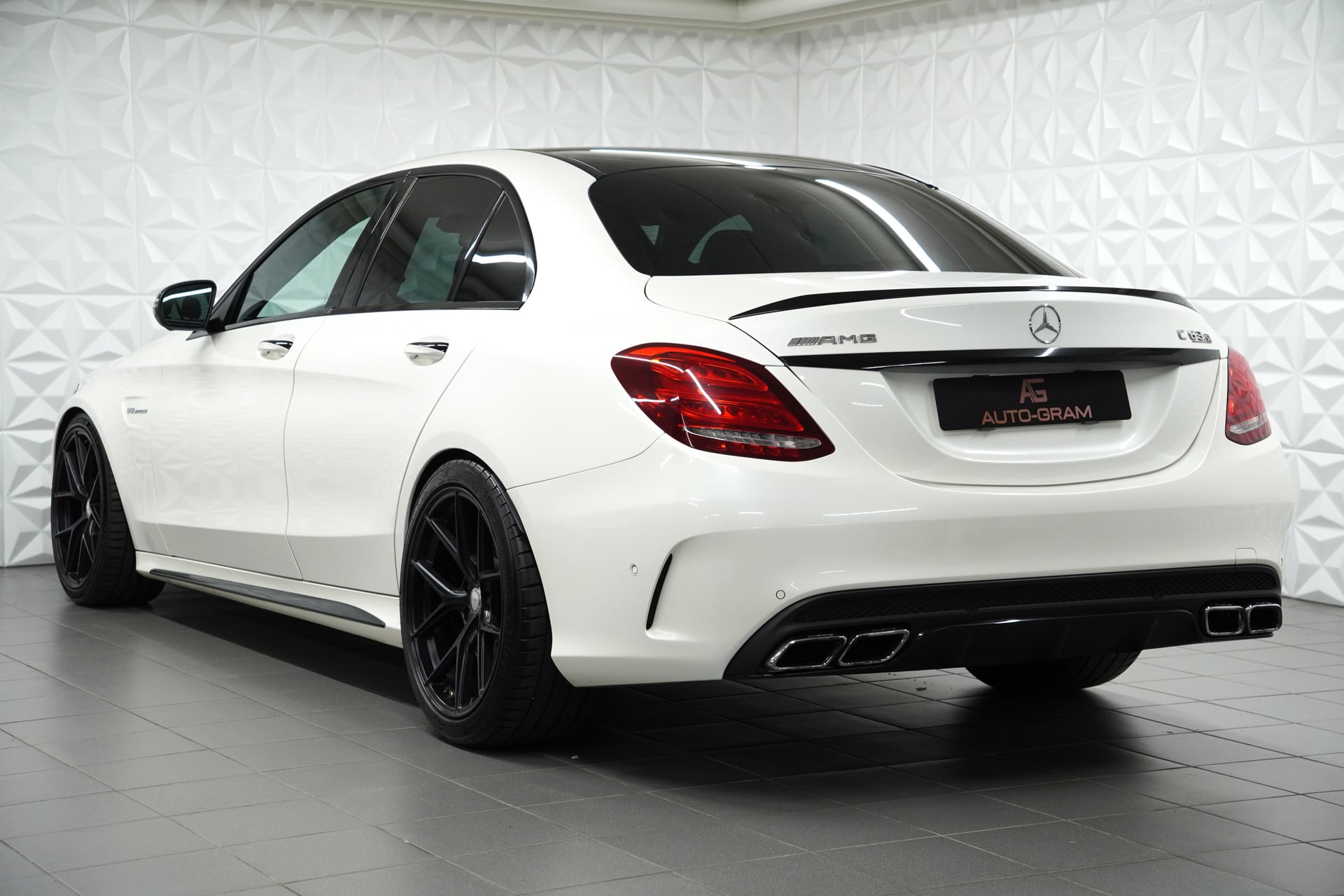 Mercedes-Benz C 63 S AMG Speedshift – Bild 3