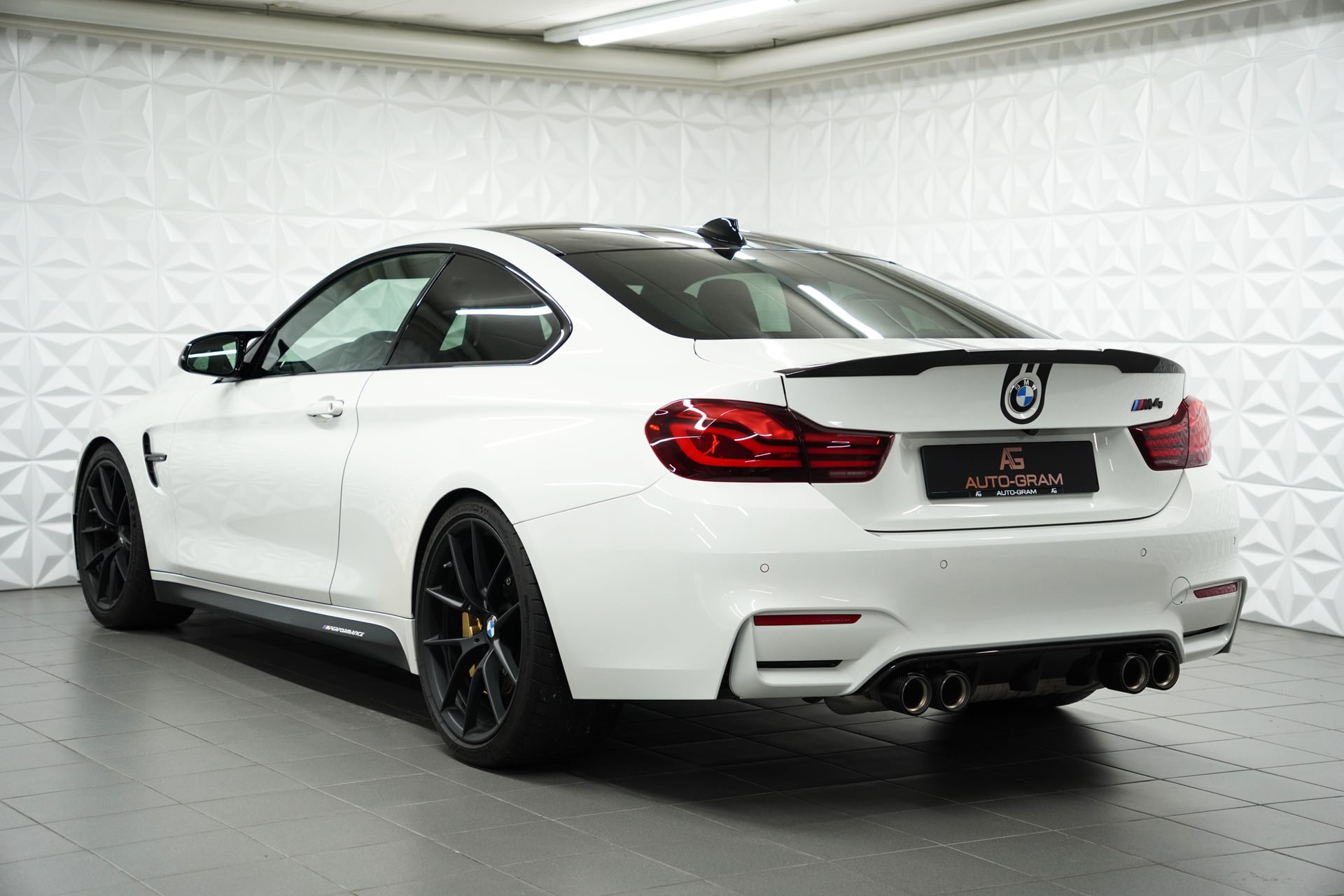 BMW M4 Coupé Competition DKG – Bild 3