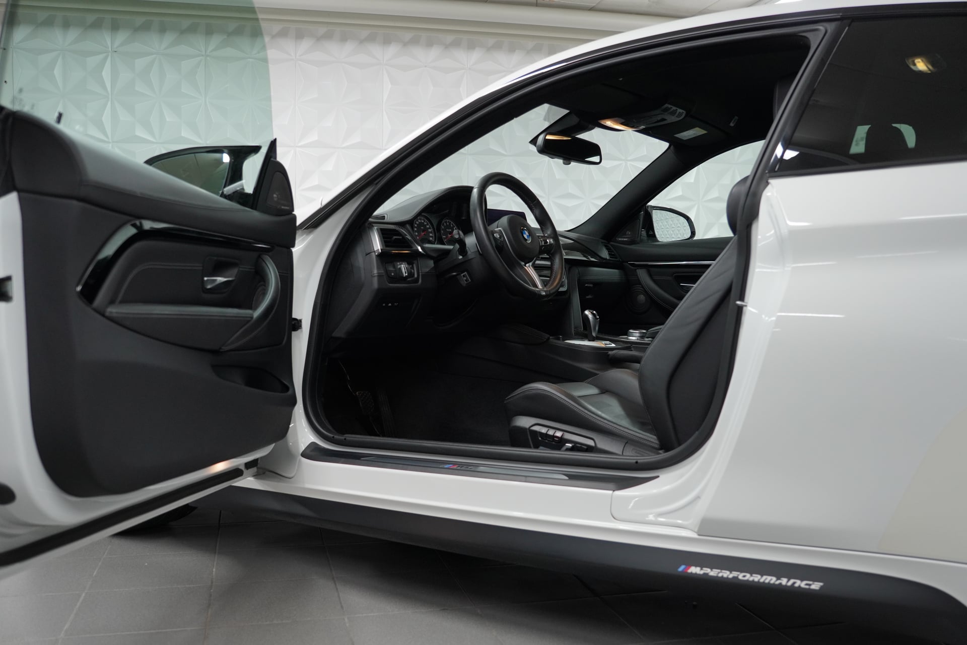 BMW M4 Coupé Competition DKG – Bild 27