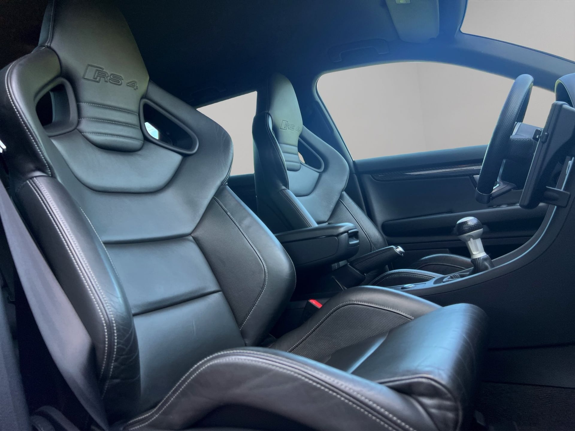 Audi RS4 Avant 4.2 V8 quattro – Bild 13