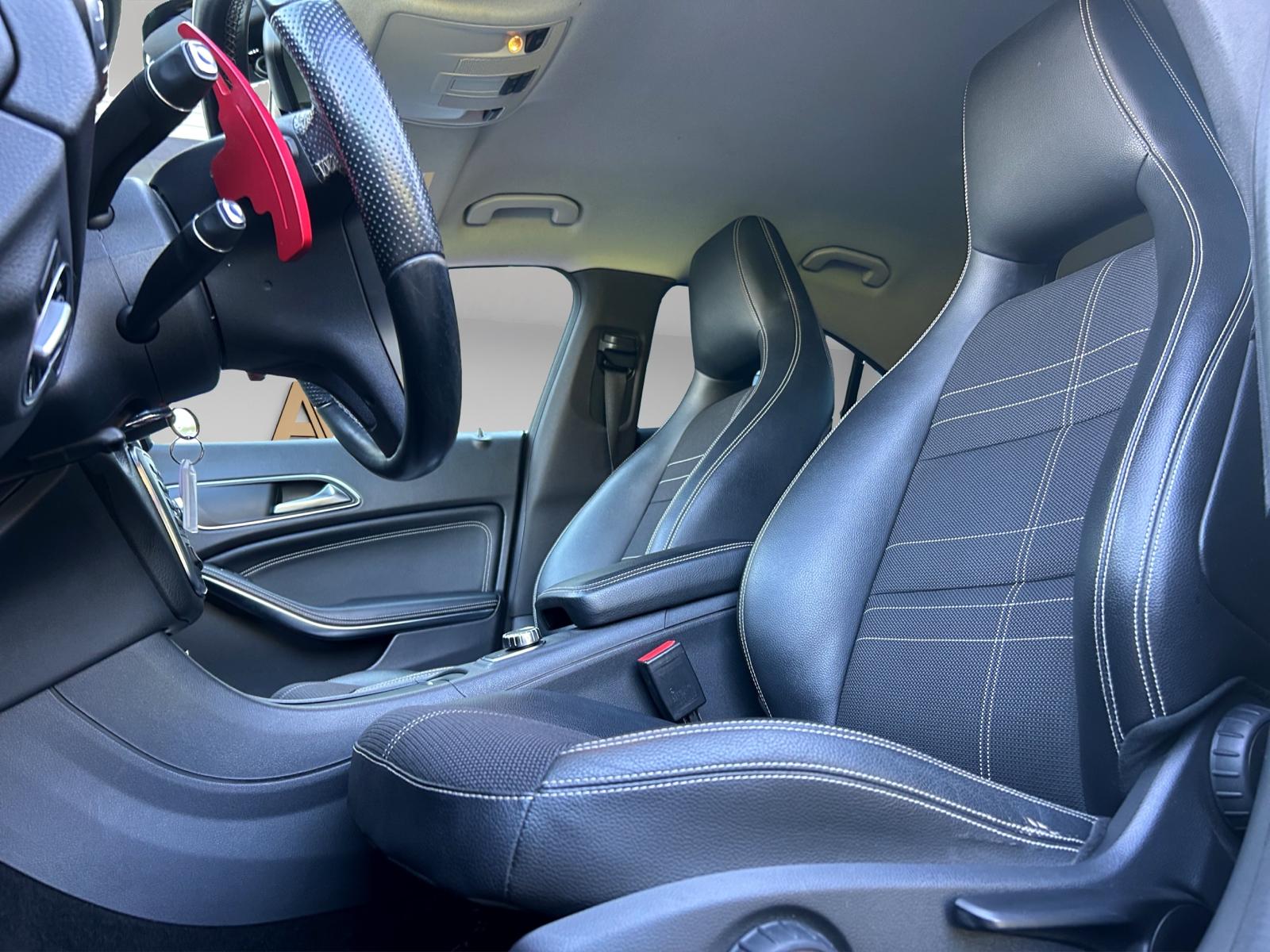 Mercedes-Benz CLA 200 AMG Line – Bild 12