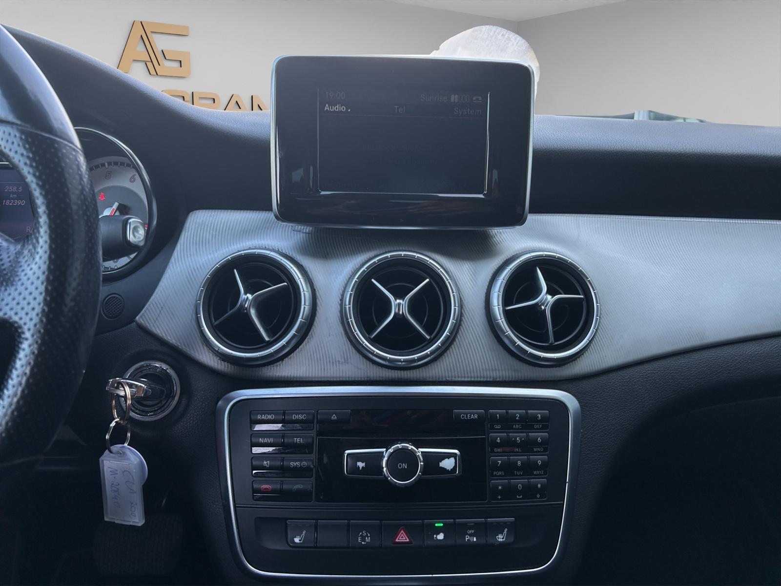 Mercedes-Benz CLA 200 AMG Line – Bild 18