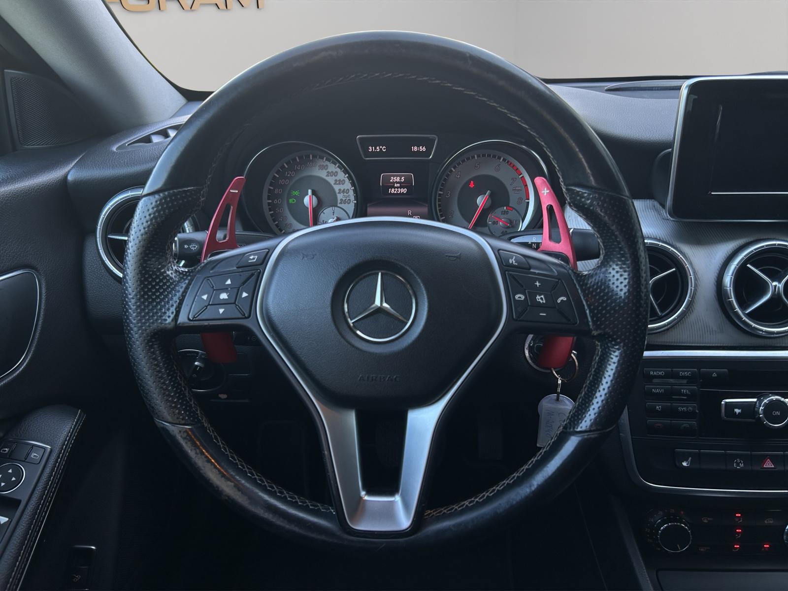 Mercedes-Benz CLA 200 AMG Line – Bild 15
