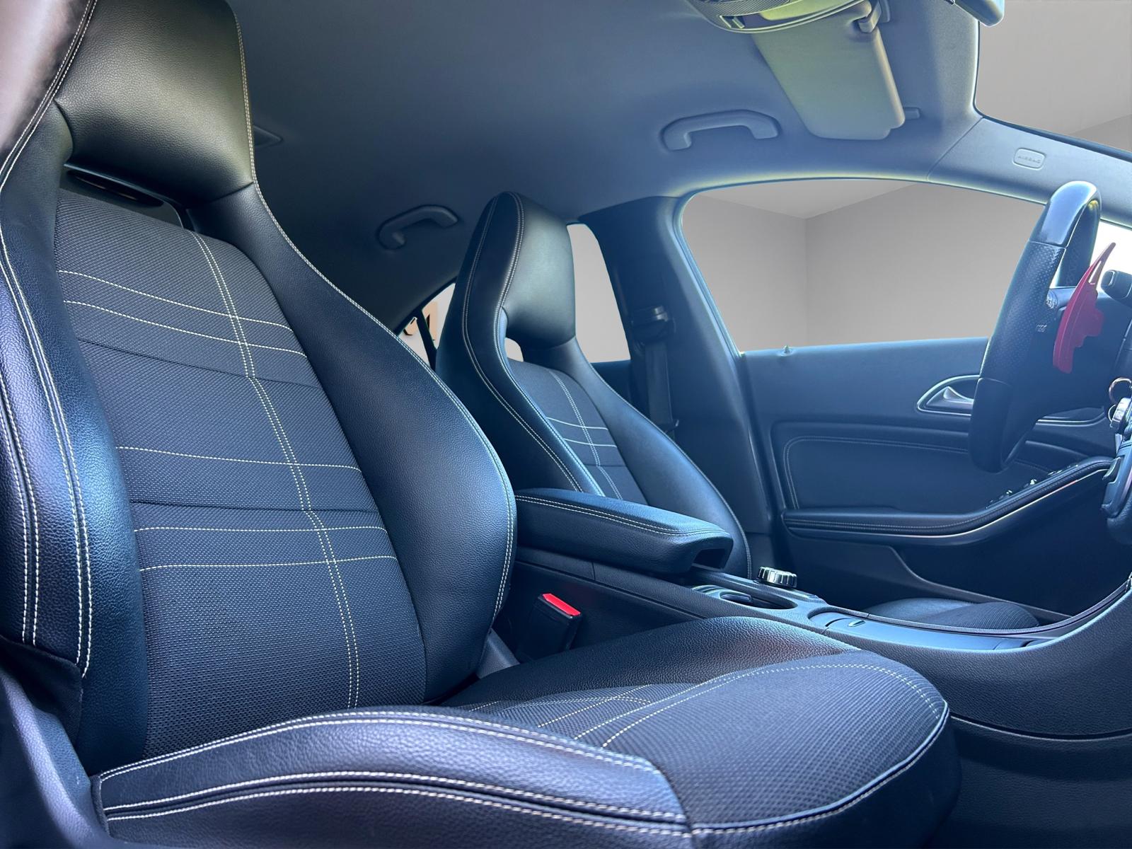 Mercedes-Benz CLA 200 AMG Line – Bild 13