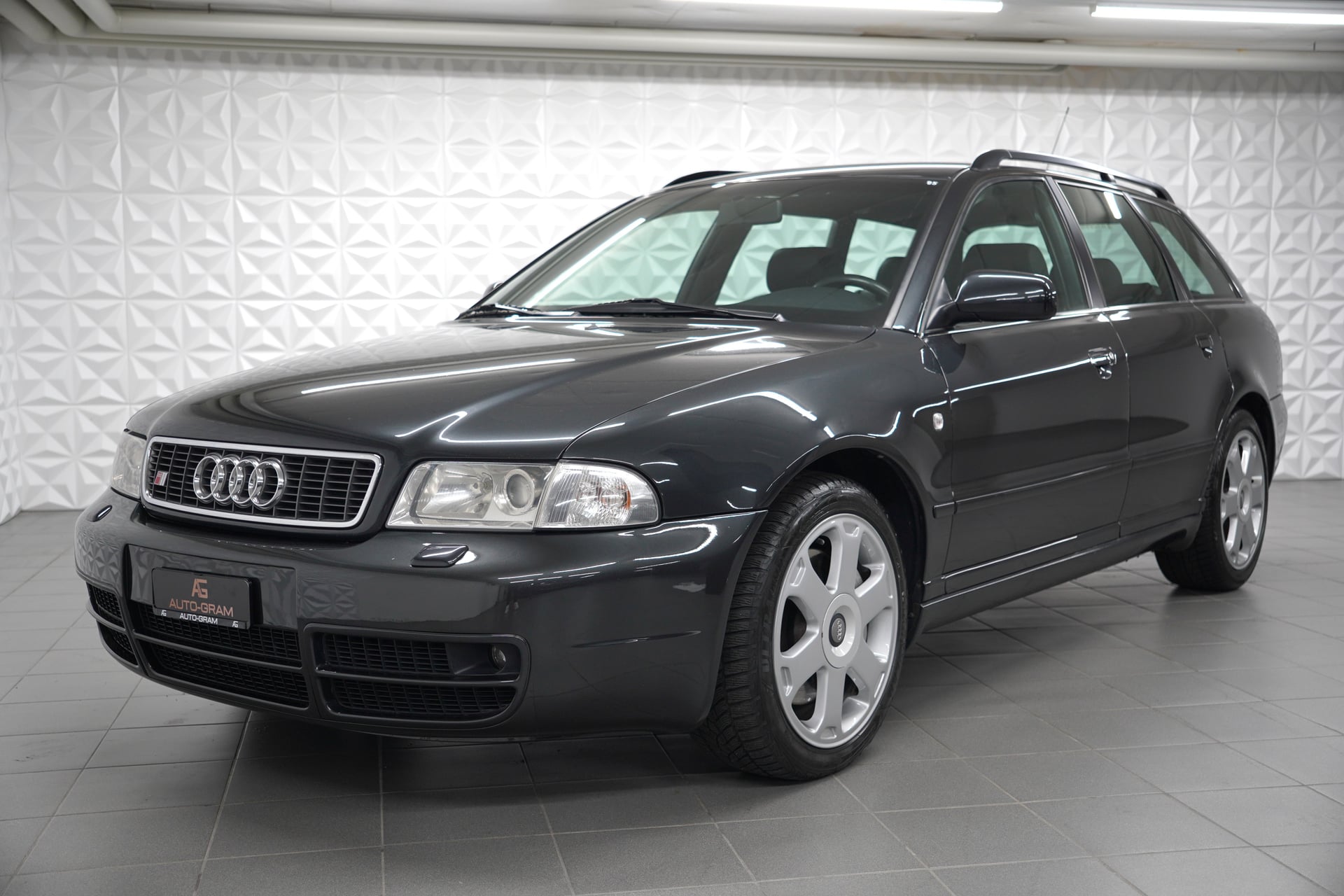 Audi S4 Avant quattro