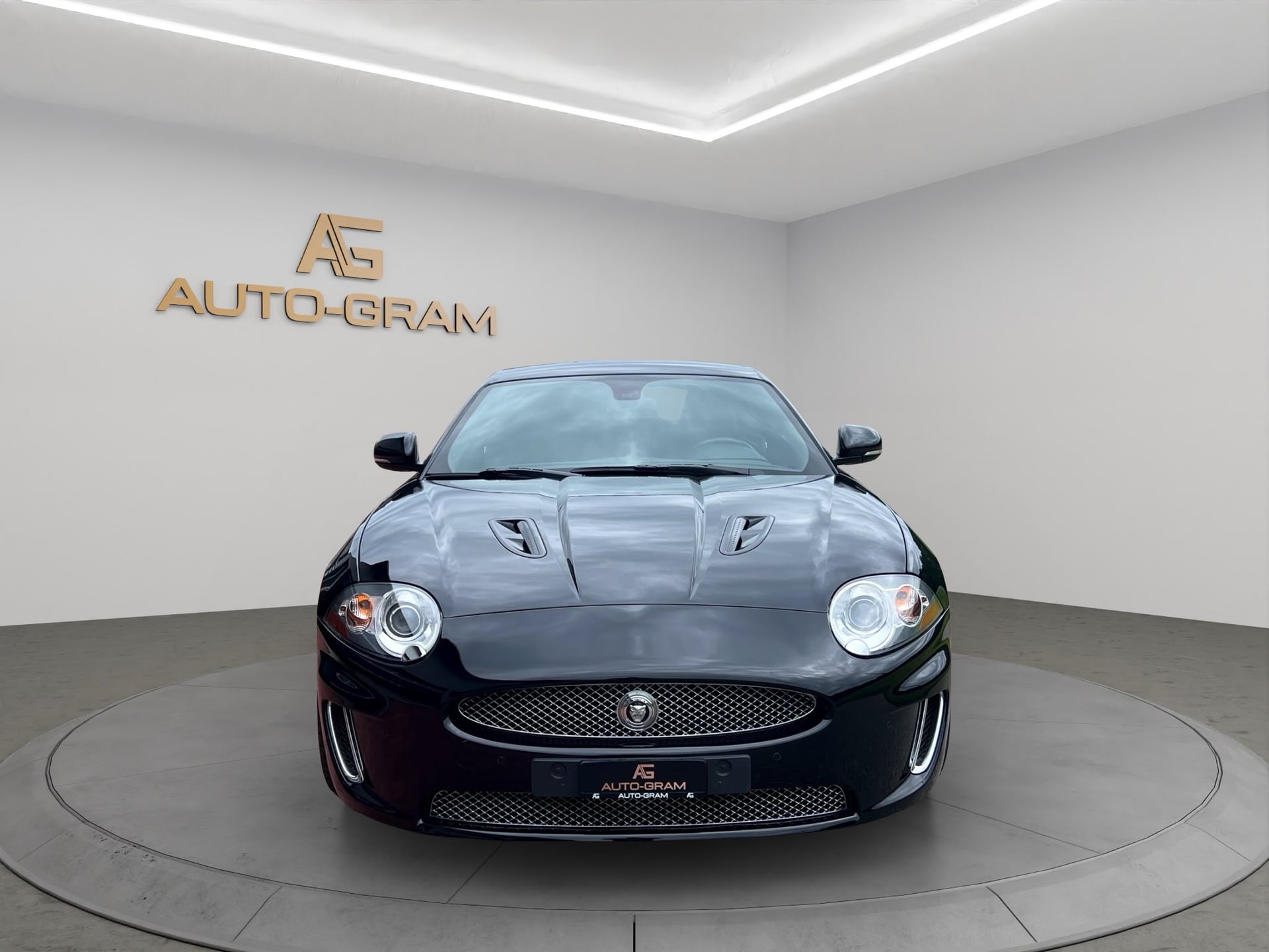 Jaguar XKR 5.0 V8 SC Automatic – Bild 8