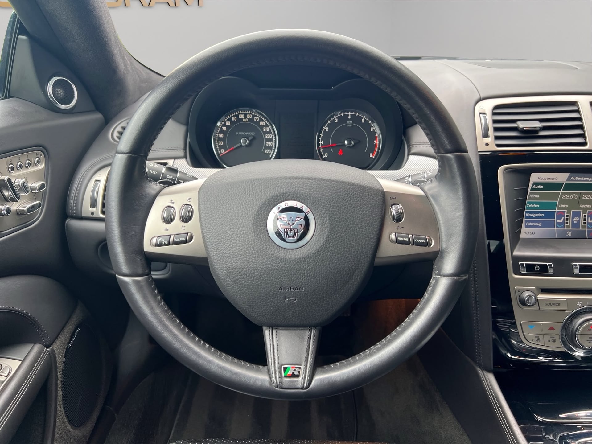 Jaguar XKR 5.0 V8 SC Automatic – Bild 15