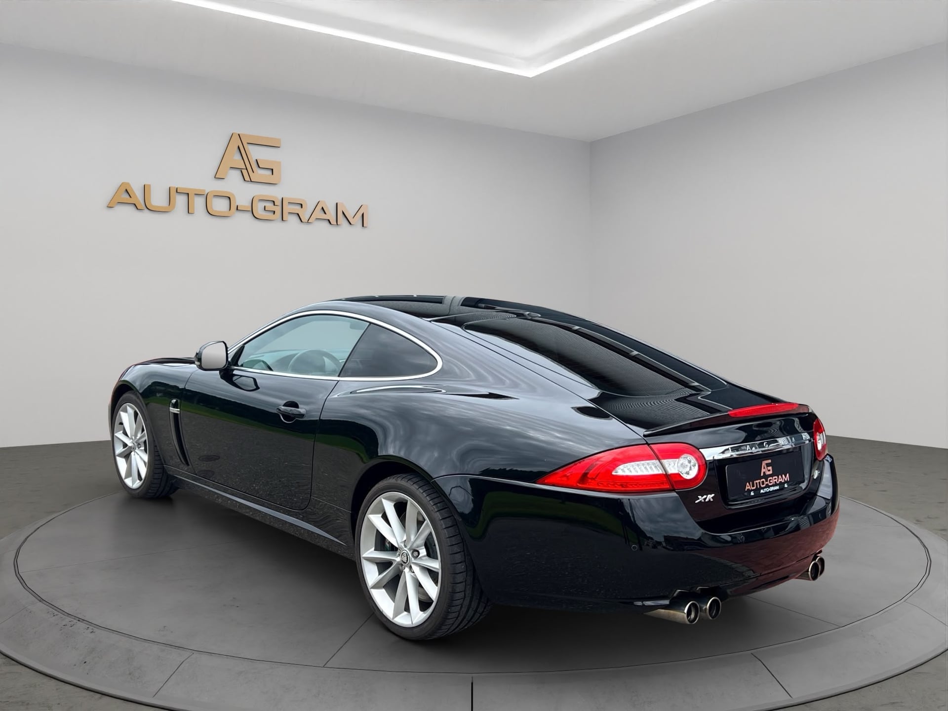 Jaguar XKR 5.0 V8 SC Automatic – Bild 3