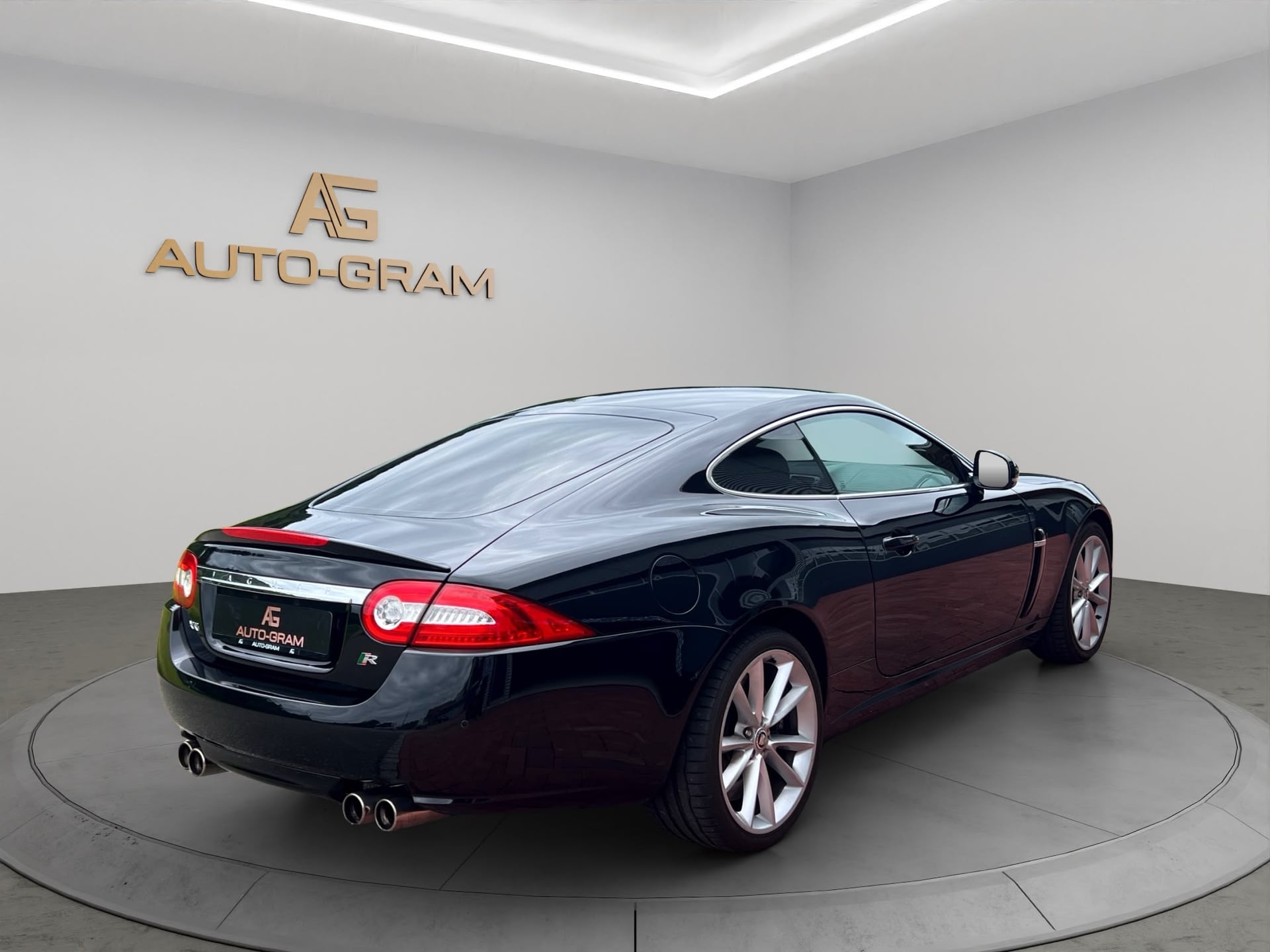 Jaguar XKR 5.0 V8 SC Automatic – Bild 5