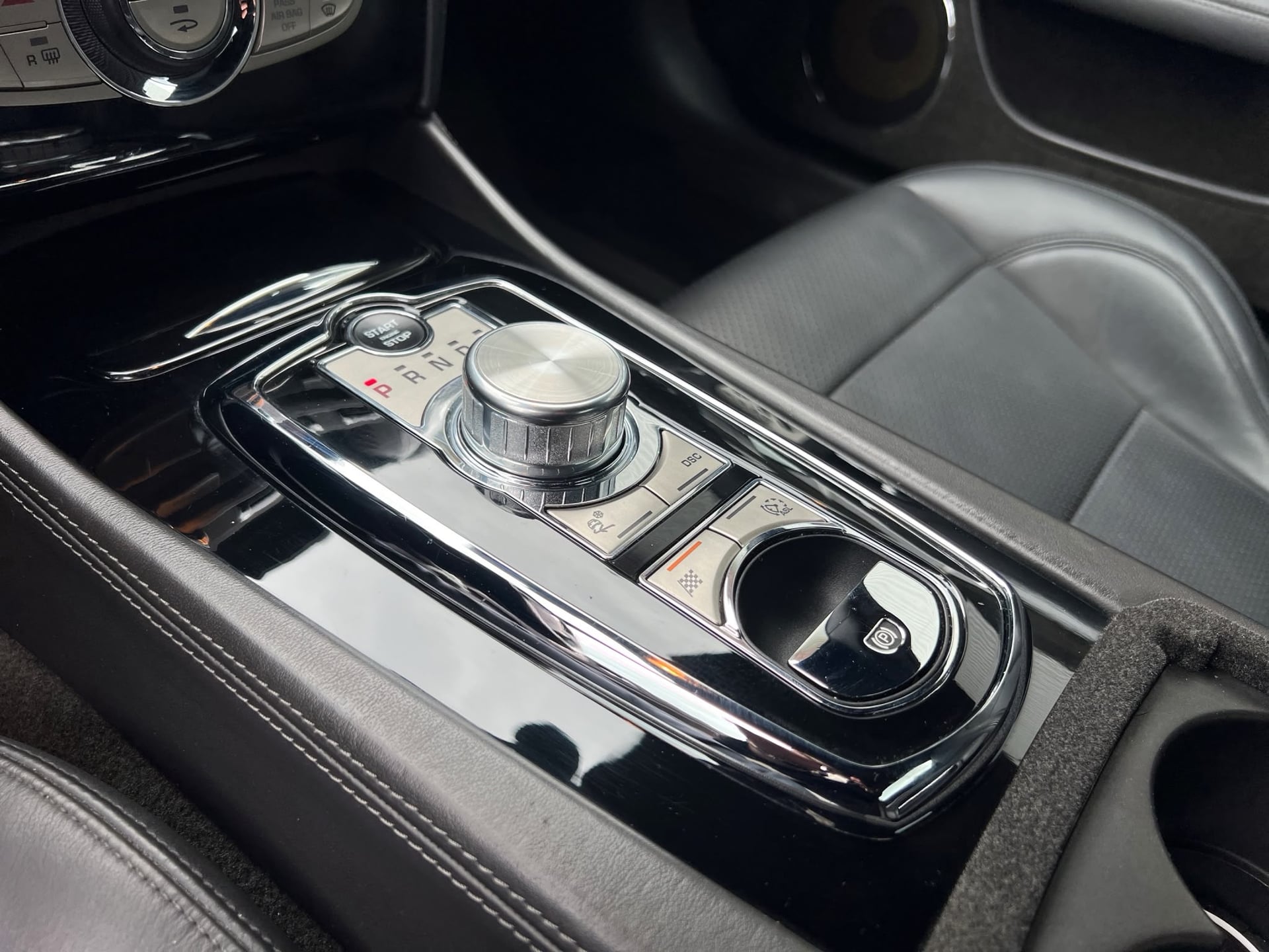 Jaguar XKR 5.0 V8 SC Automatic – Bild 19