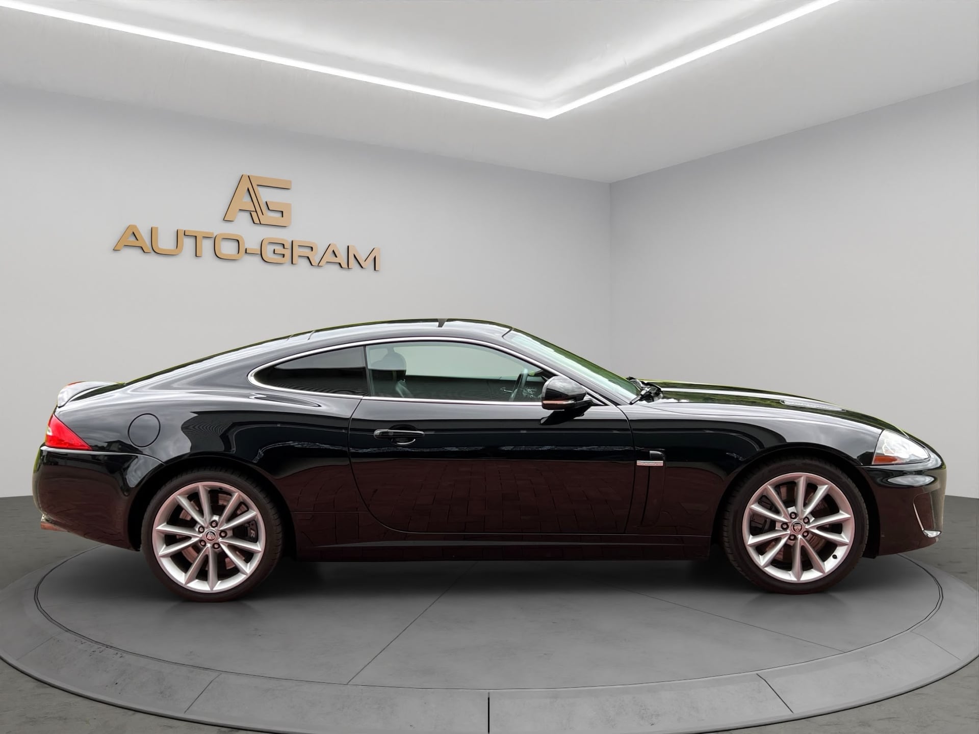 Jaguar XKR 5.0 V8 SC Automatic – Bild 6