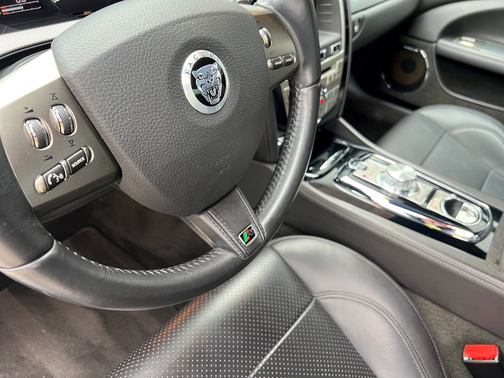 Jaguar XKR 5.0 V8 SC Automatic – Bild 16