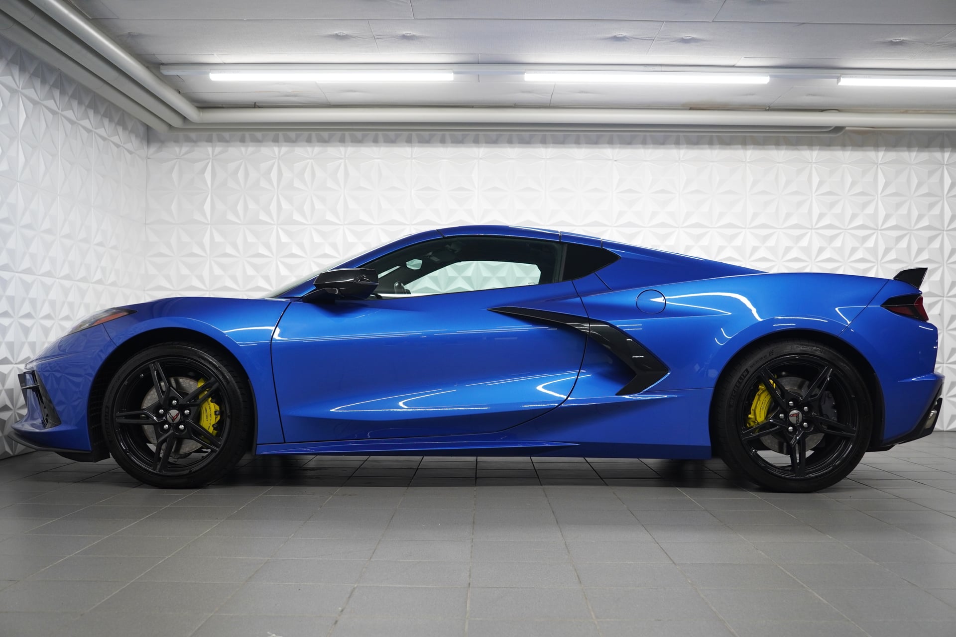 Chevrolet Corvette Convertible Stingray 3LT Automatic – Bild 2