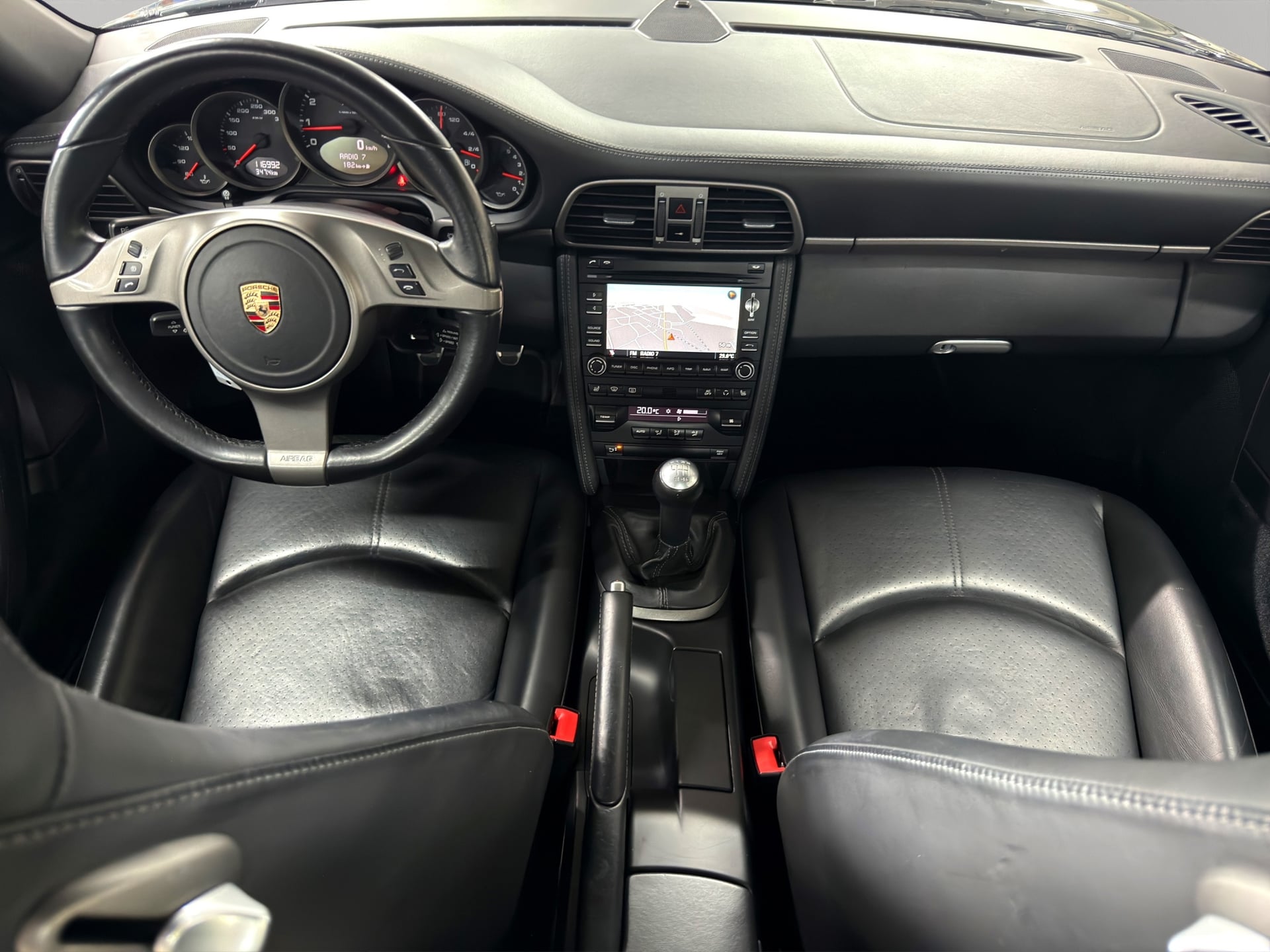 Porsche 911 Carrera 4 – Bild 15