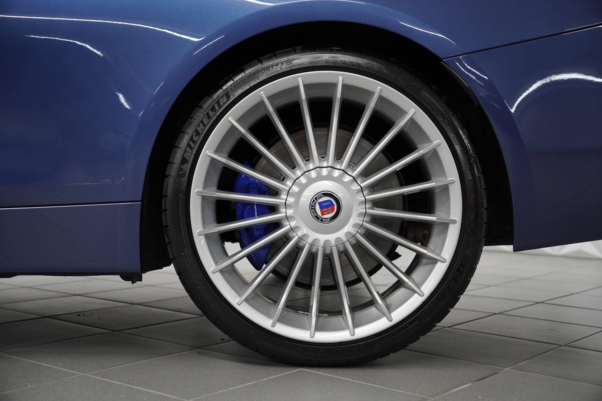 BMW Alpina 4 Series B4 S BiTurbo Coupé 3.0 xDrive Switch-Tronic – Bild 10