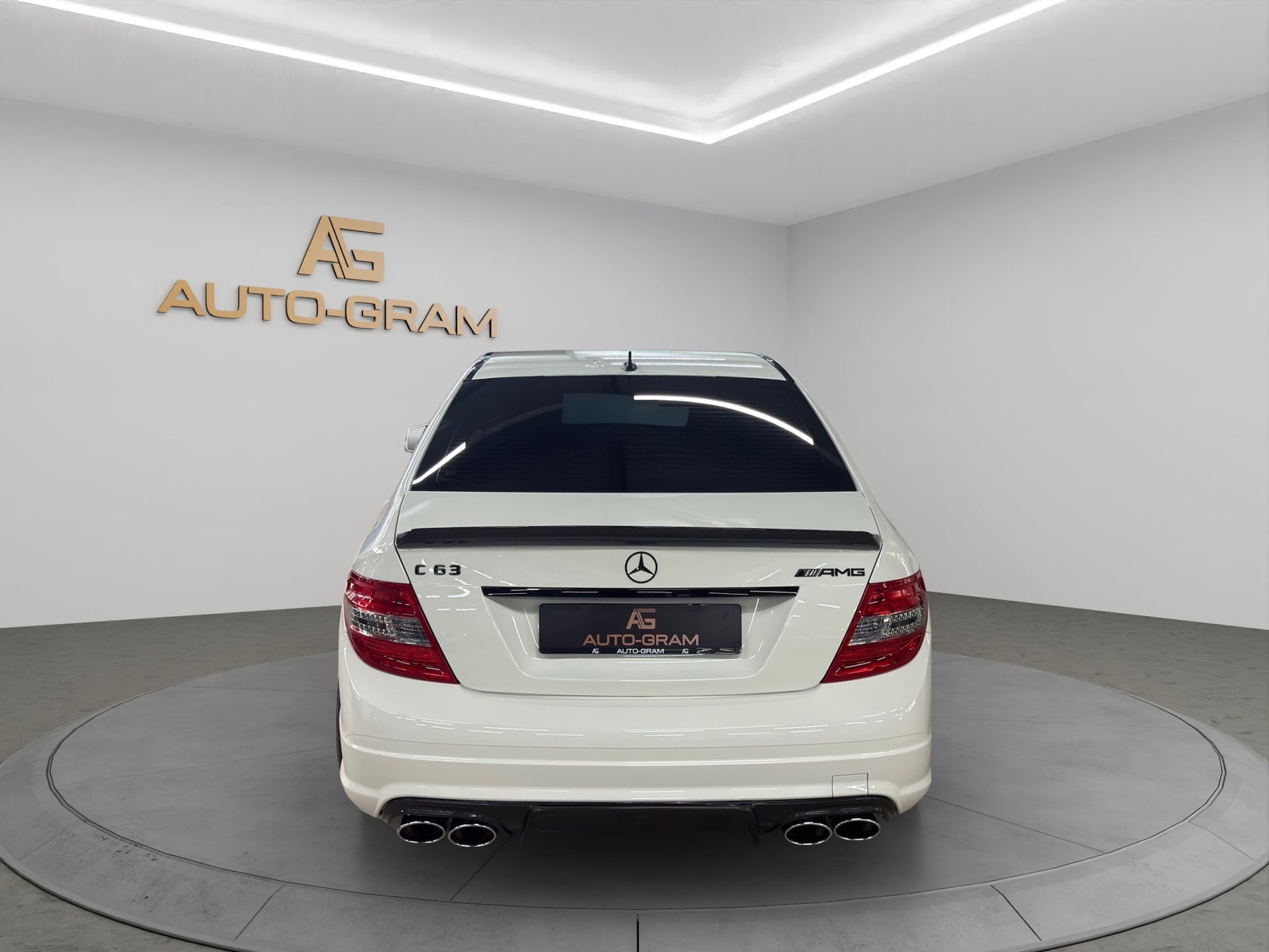 Mercedes-Benz C 63 AMG Avantgarde 7G-Tronic – Bild 4